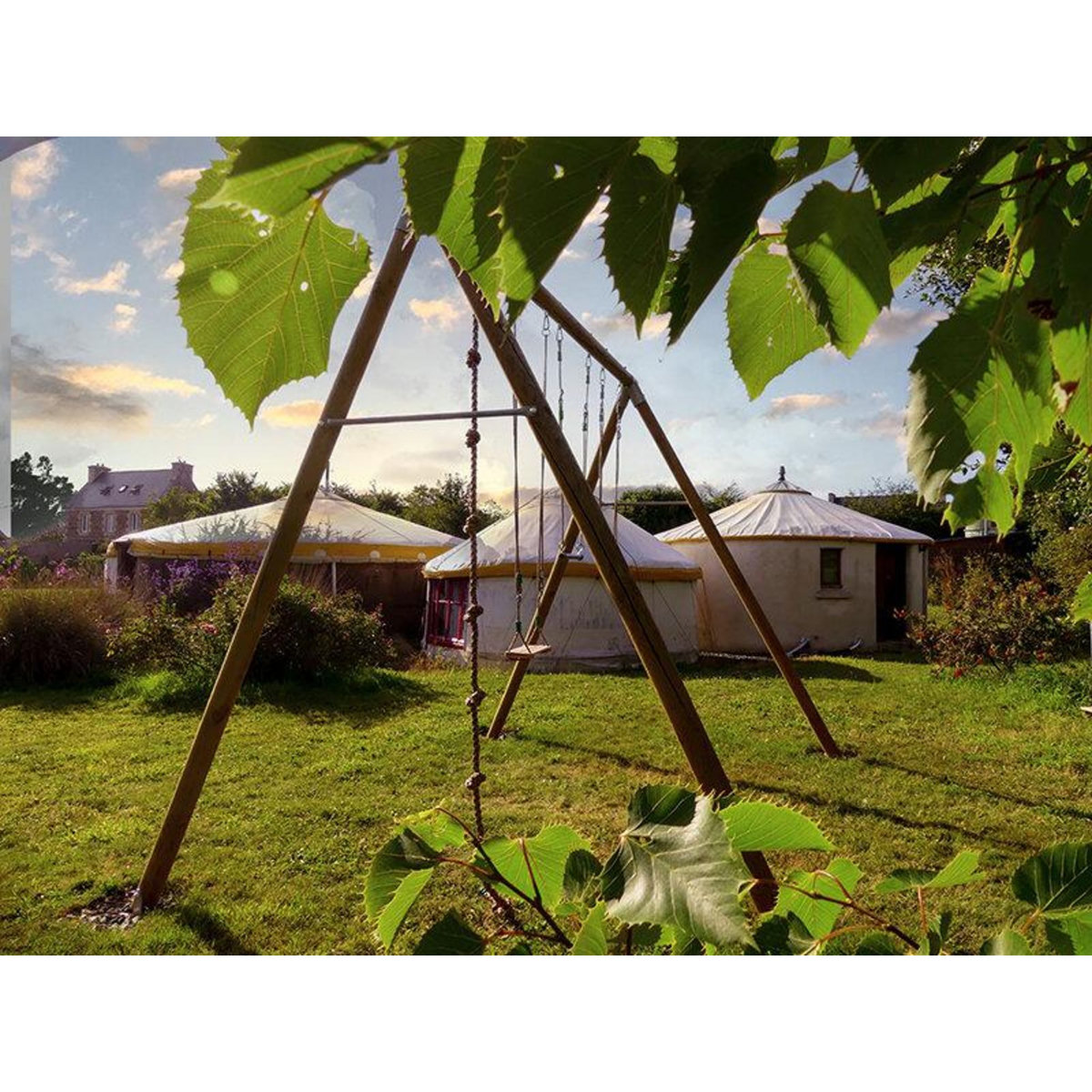 Smartbox 4 jours insolites en famille dans une yourte près de Perros-Guirec - Coffret Cadeau Séjour