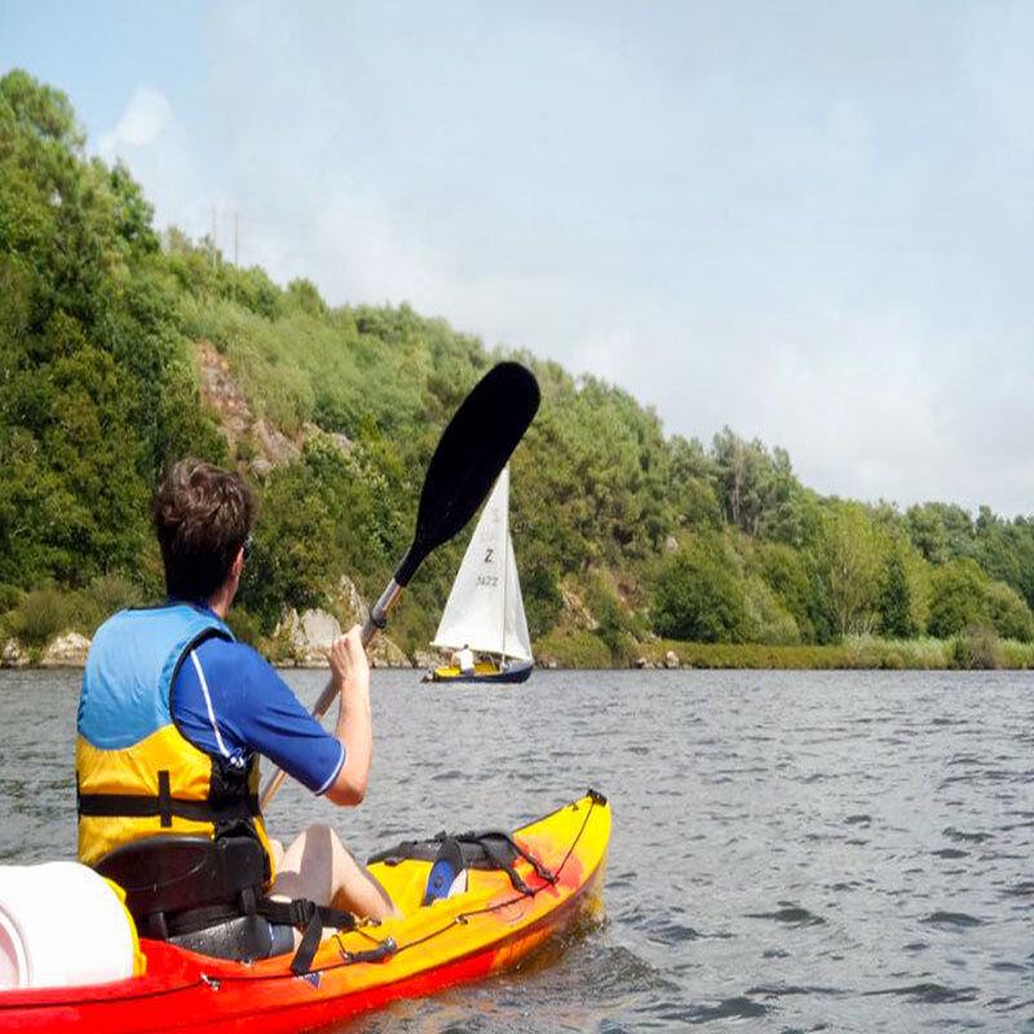 Voir la diapositive 4 : Smartbox Circuit de 2 jours en canoë-kayak avec nuit en tente pour 3 personnes près de vannes - coffret cadeau sport & aventure