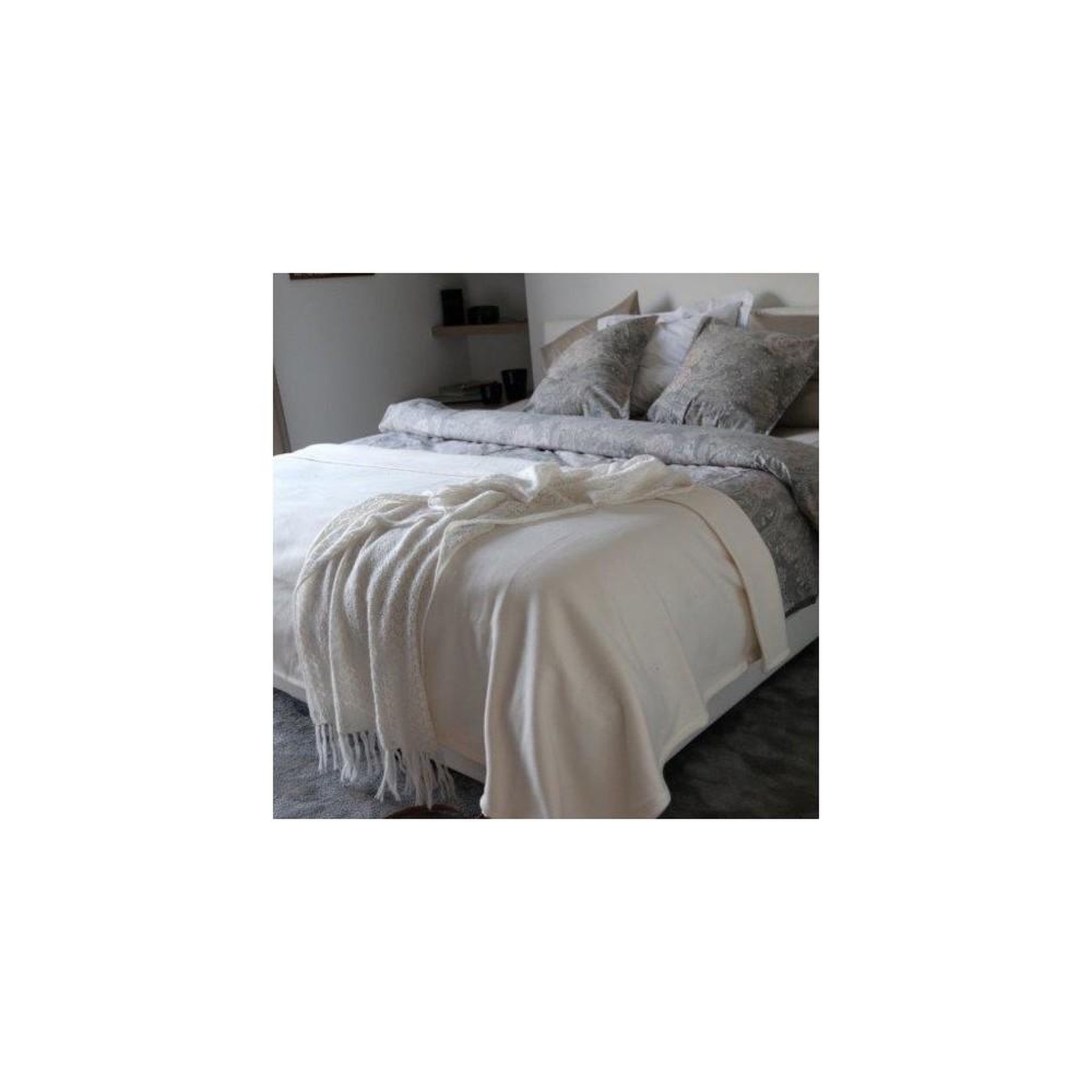 Voir la diapositive 2 : VANDERSICKEL Couverture polaire 220x240 écru