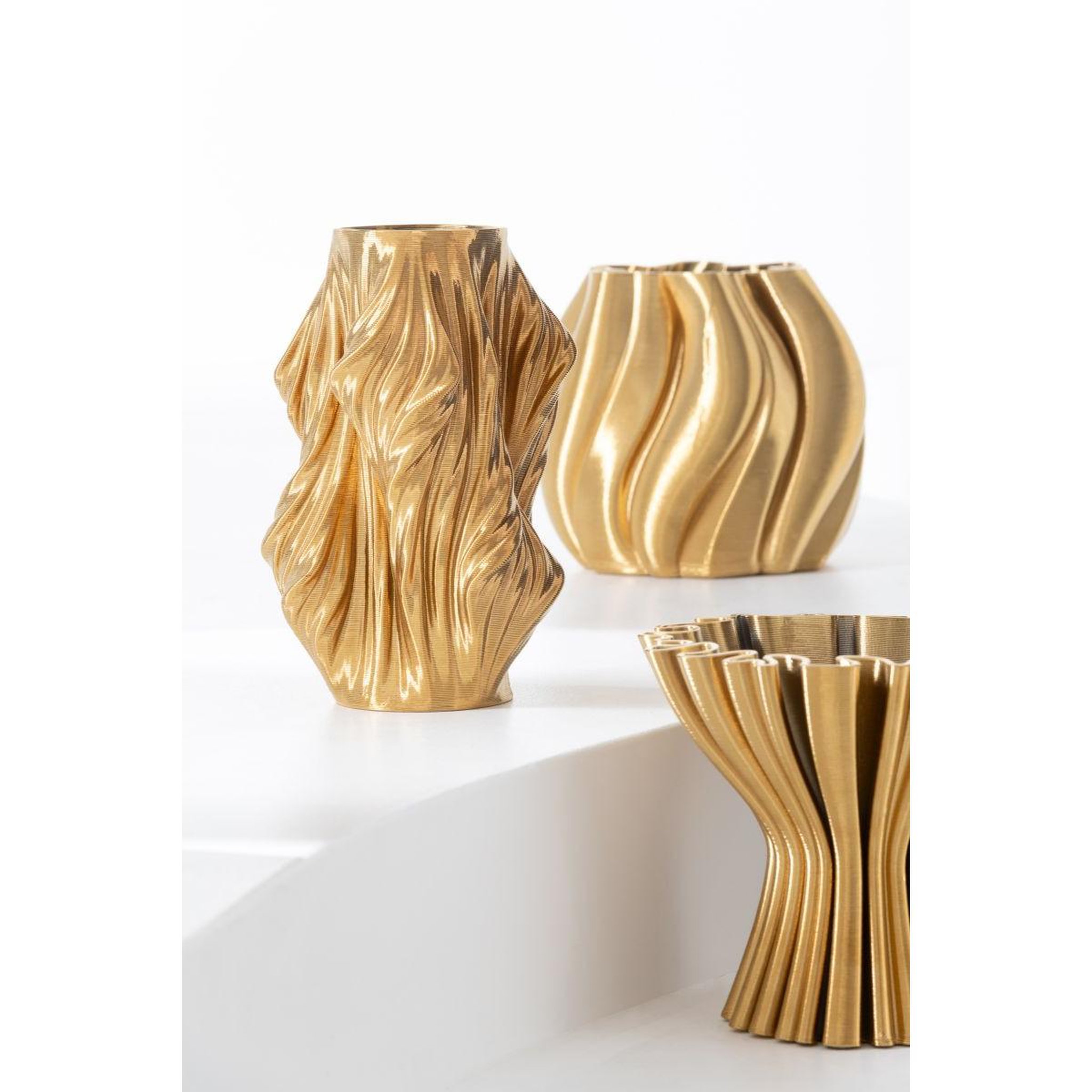 Voir la diapositive 3 : J-LINE Vase déco en porcelaine  impression 3d  41cm doré