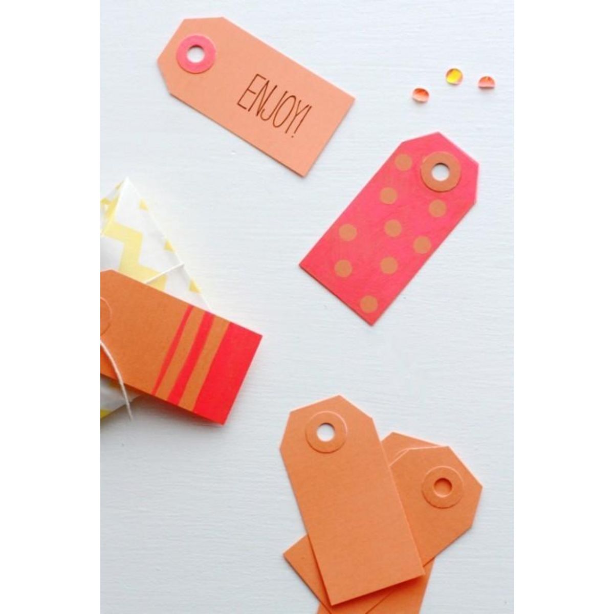 Artemio Etiquettes blanches fil métal