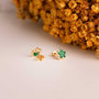 Voir la diapositive 3 : L'ATELIER D'AZUR Boucles d'Oreilles Or 18 Carats 750 Jaune et Malachite - Fleur