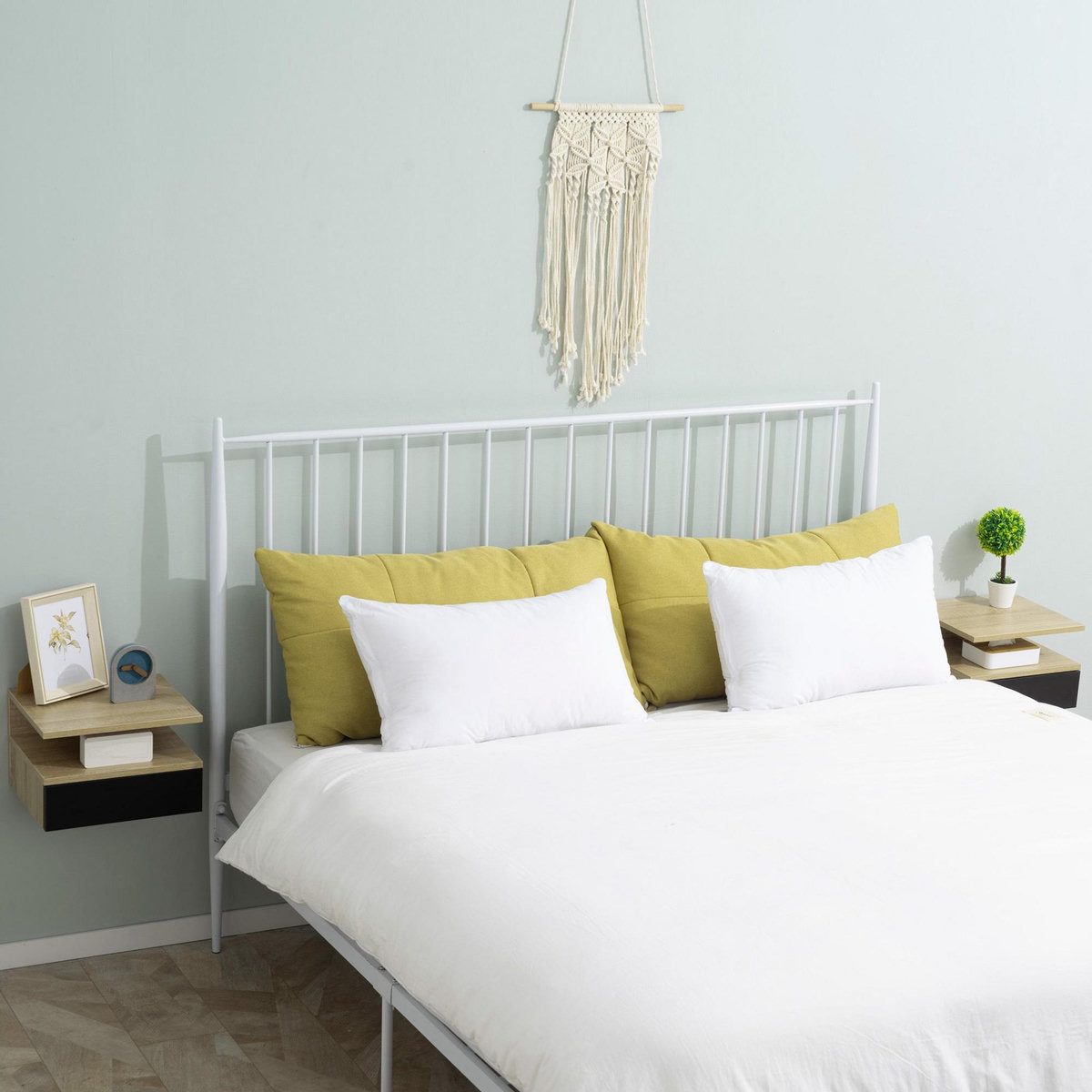 HOMCOM Lot de 2 tables de chevet murales - lot de 2 tables de nuit - tiroir coulissant, niche et plateau - aspect chêne clair noir