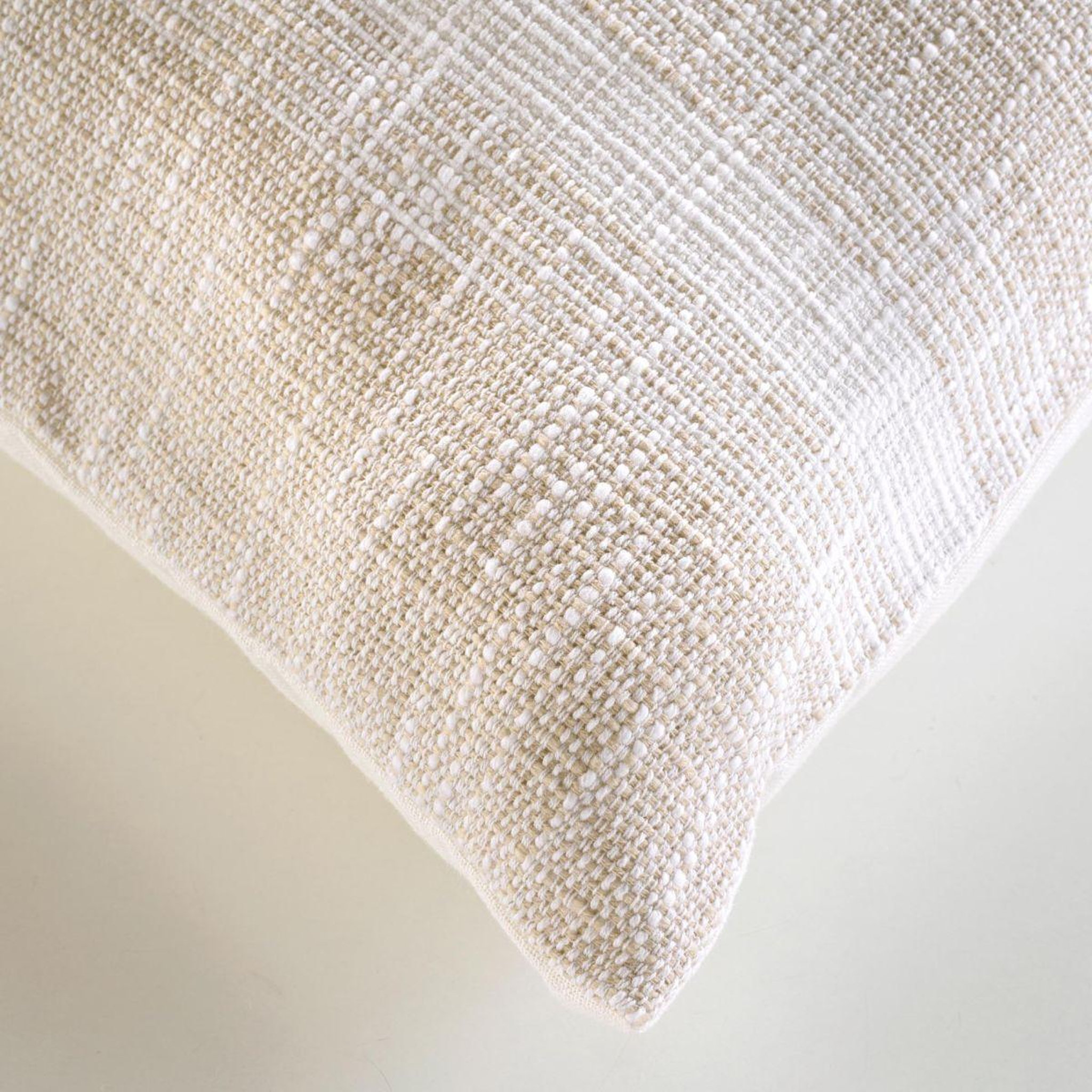 Voir la diapositive 3 : Douceur d'Intérieur Coussin déco tissé  island  60x60cm beige