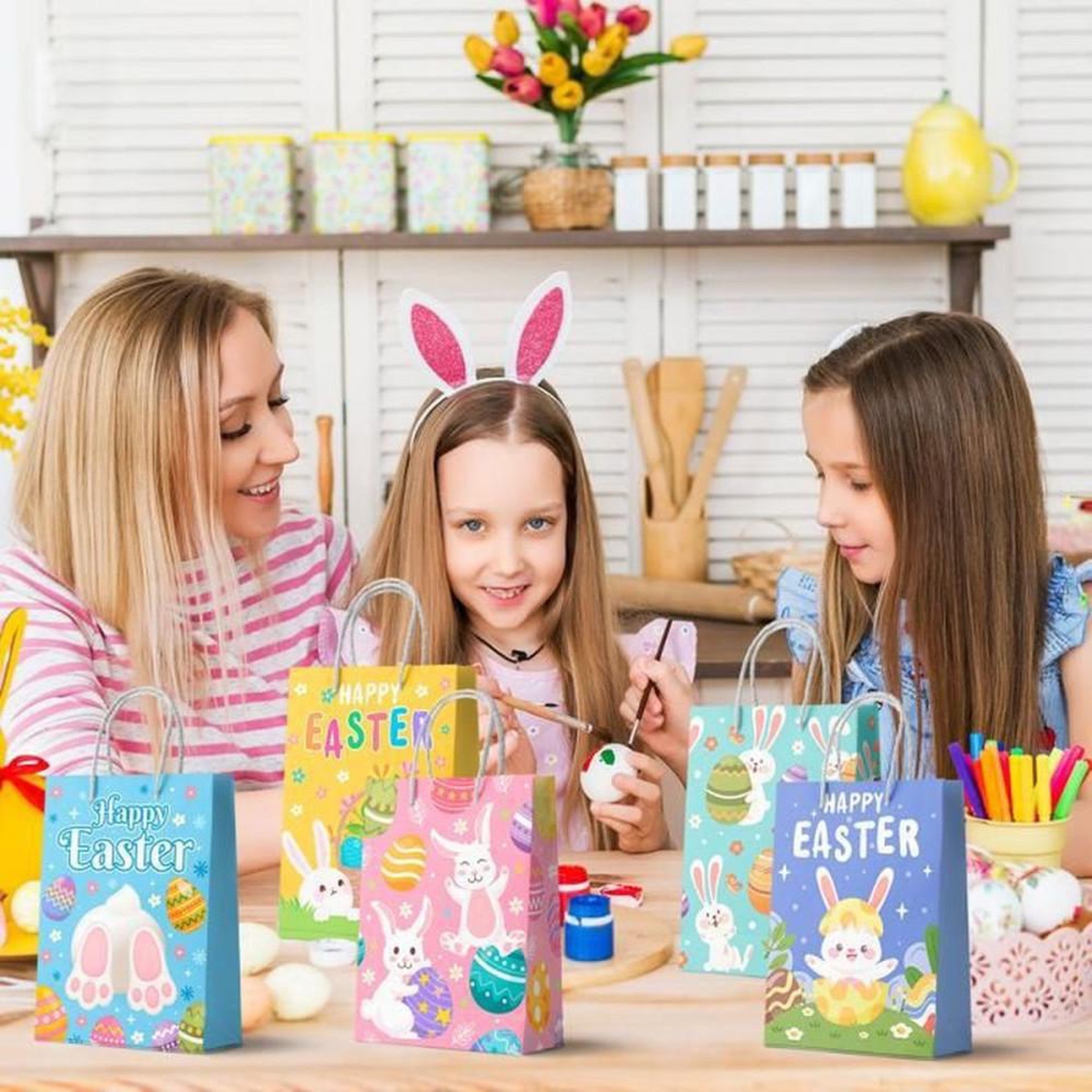 Voir la diapositive 5 : Sachets cadeaux Pâques en papier multicolore avec poignées, lot de 24 pièces, 6 motifs lapins et œufs