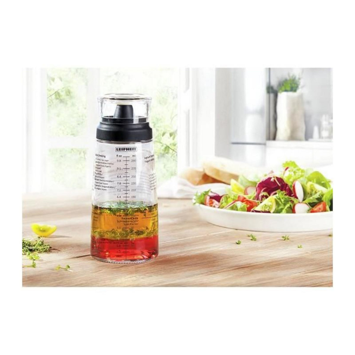 Leifheit LEIFHEIT Shaker pour assaisonnements 3195 Leifheit shaker vinaigrette gradue de 300 ml avec bec verseur anti-goutte  ideal pour