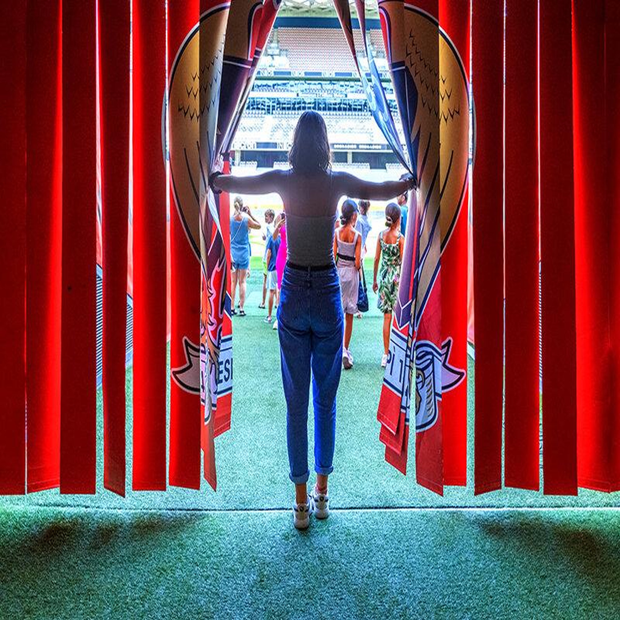 Voir la diapositive 4 : Smartbox Visite du musée du sport et du stade allianz riviera à nice pour 2 adultes - coffret cadeau sport & aventure