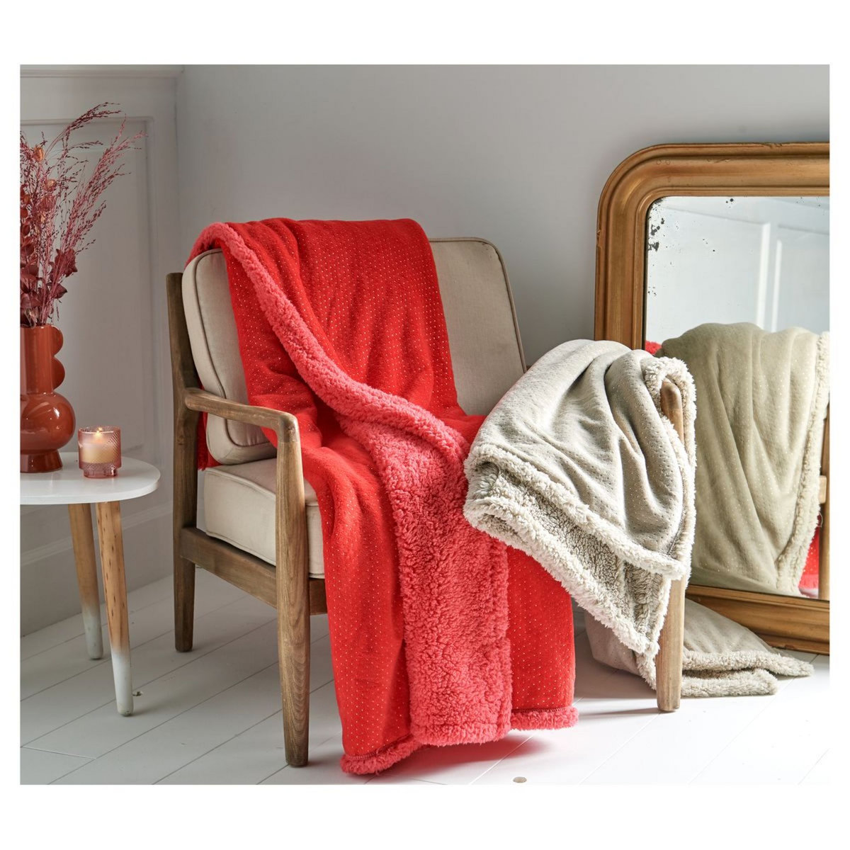 ACTUEL Couverture unie en polyester 240gsm CAYENNE