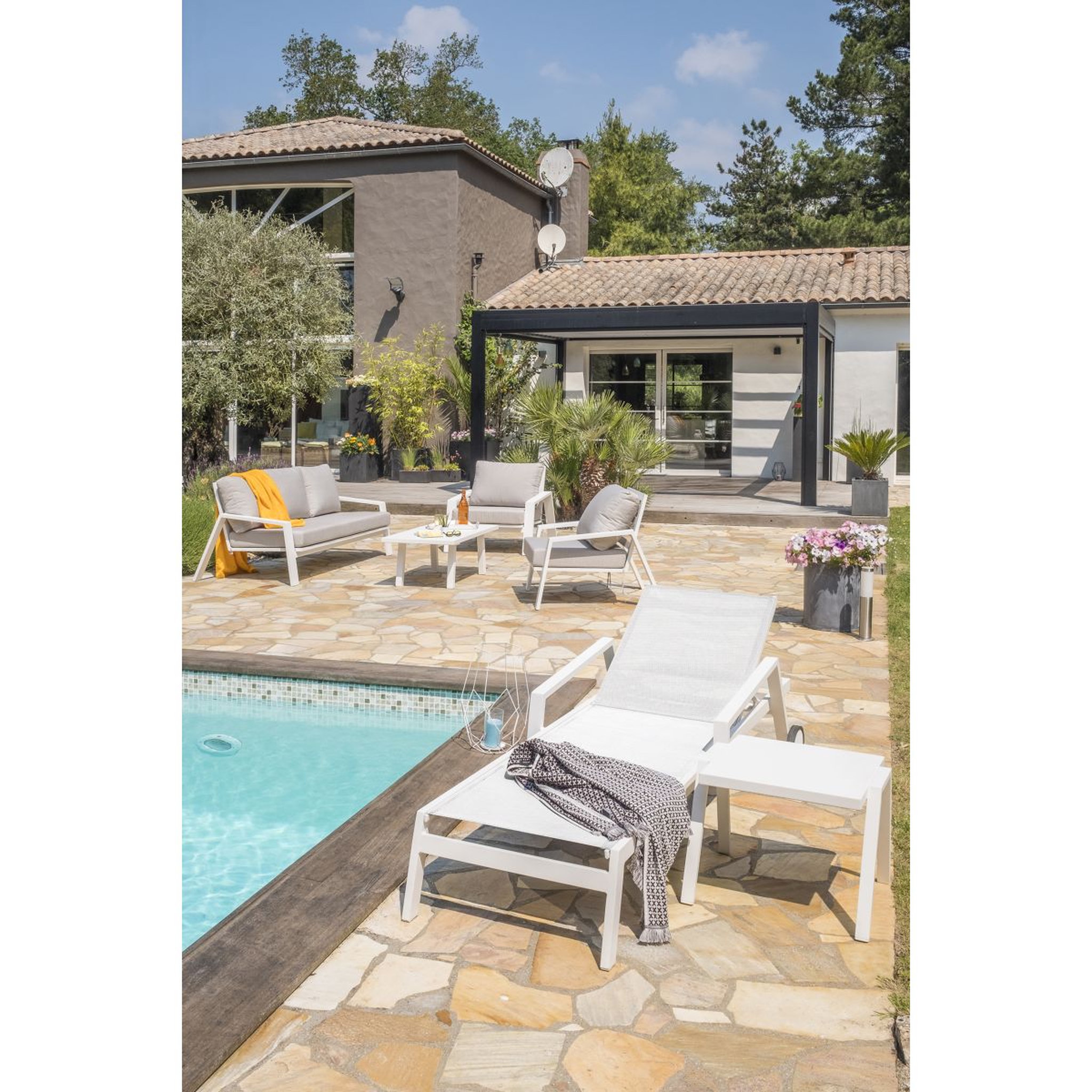 Voir la diapositive 2 : PARIS GARDEN Bain de soleil - Aluminium et textilène - Blanc - IBIZA