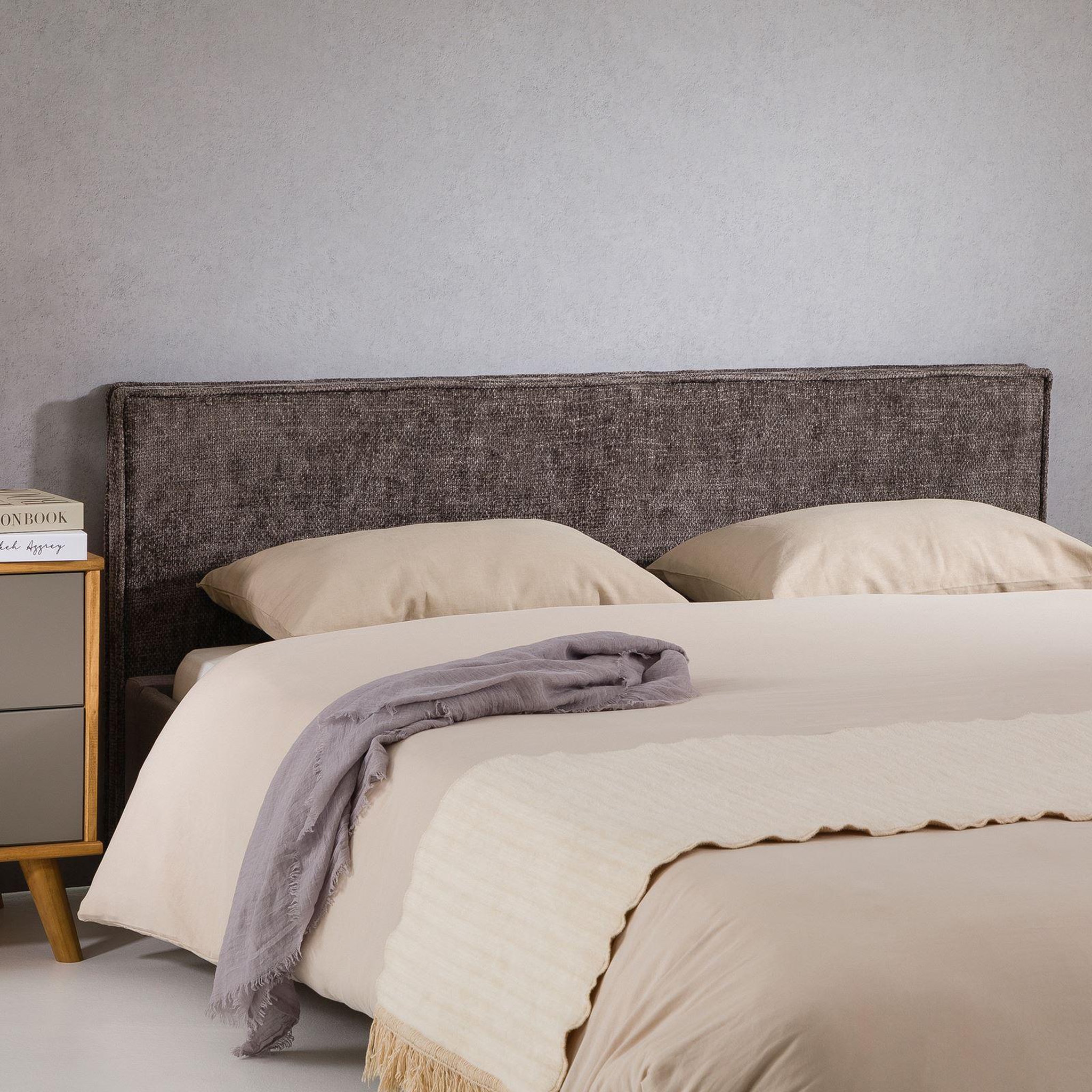 Voir la diapositive 4 : IDIMEX Tête de lit elowa 160 sur pieds, en tissu