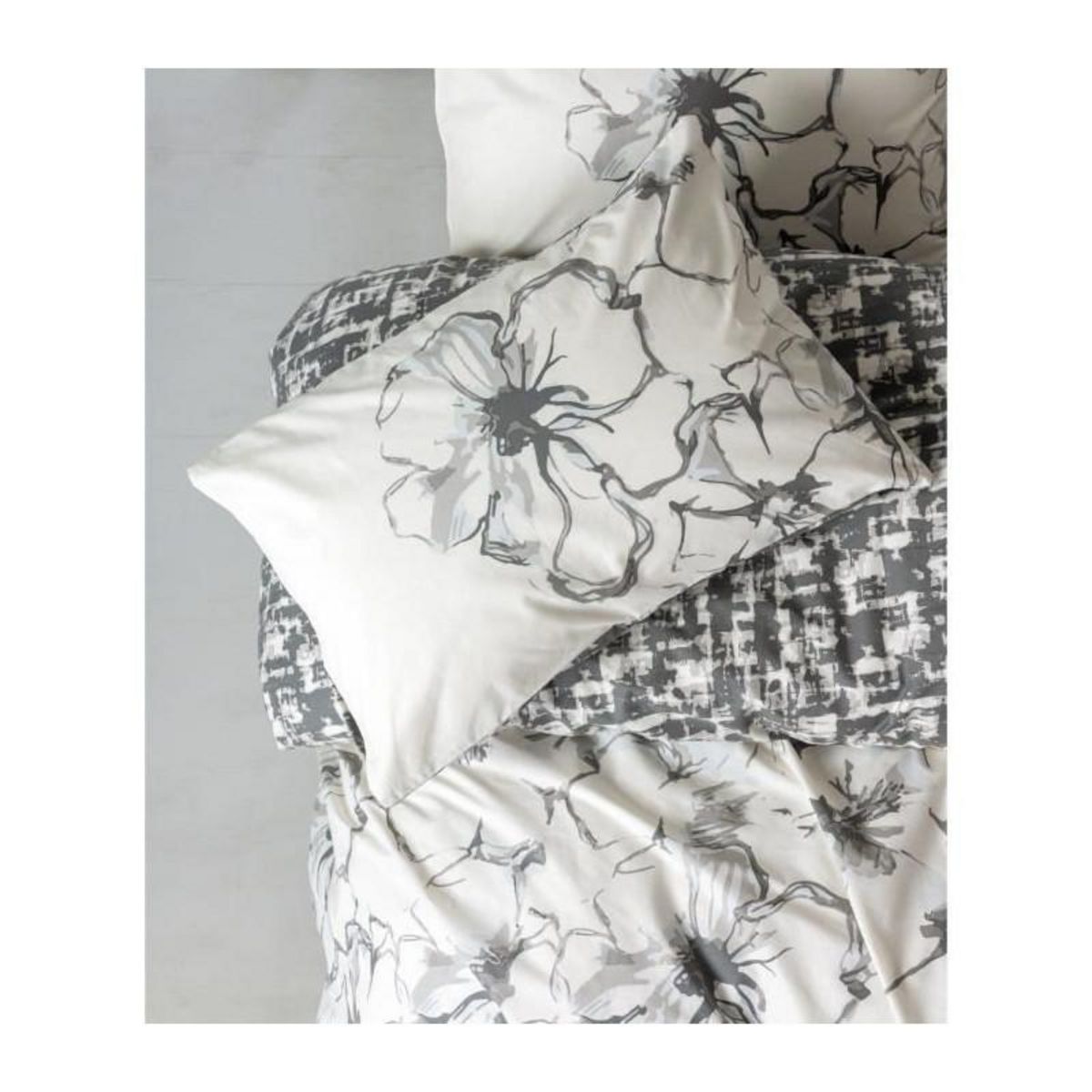 GENERIQUE Parure de lit - 129CTN64830 - 1 housse de couette 220 x 240 cm + 2 taies d'oreiller 60 x 60 cm - 100% coton ranforcé - Anthraci