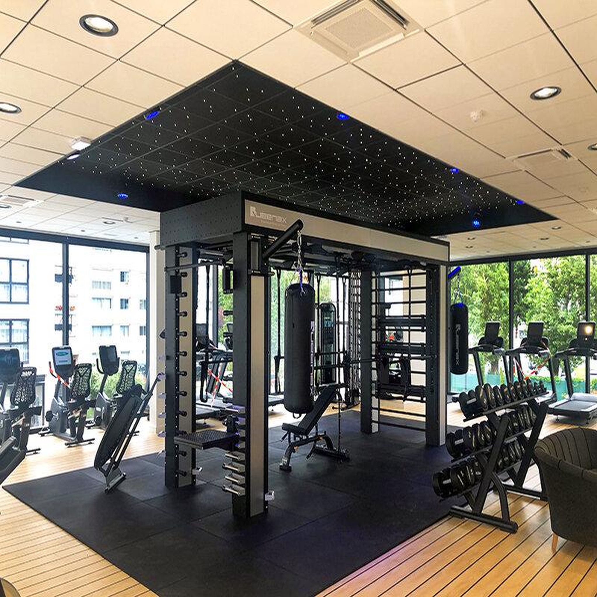 Voir la diapositive 4 : Smartbox 2 jours près de paris en hôtel 4* avec accès à l'espace bien-être et salle de sport - coffret cadeau séjour