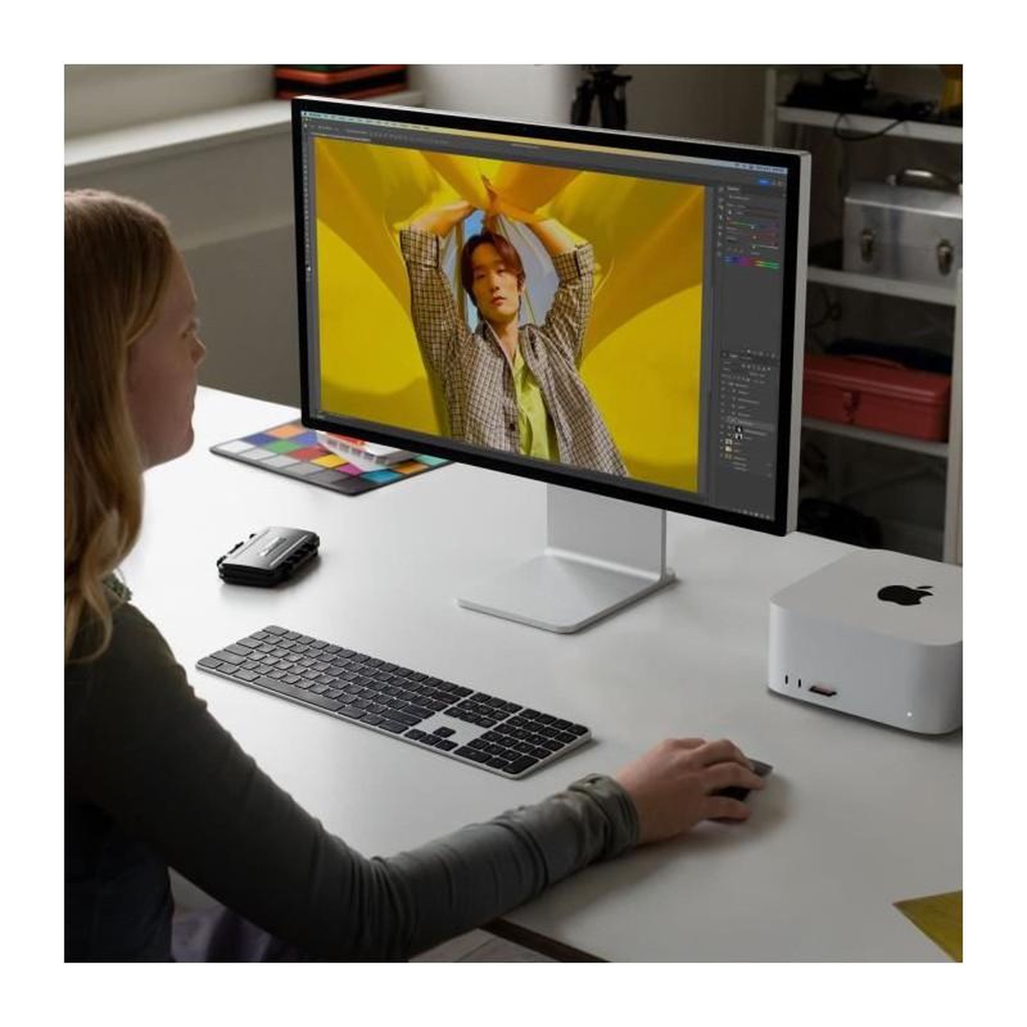 Voir la diapositive 4 : APPLE Apple - Mac Studio Apple M2 Ultra 24-core CPU - 60-core GPU - RAM 64Go - Stockage 1To - Silver