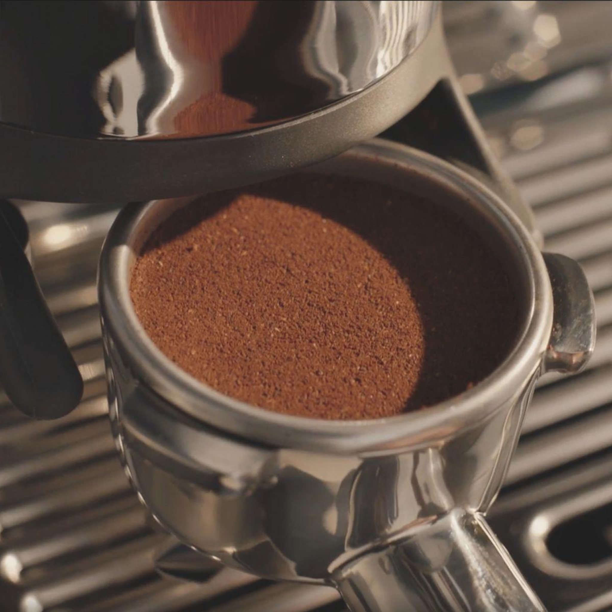 Voir la diapositive 5 : SAGE APPLIANCES Machine à expresso impress ses876btr4eeu1