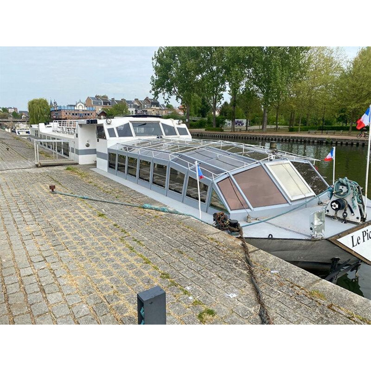 Smartbox Croisière fluviale en famille : 2h30 de traversée sur la Somme avec déjeuner - Coffret Cadeau Gastronomie