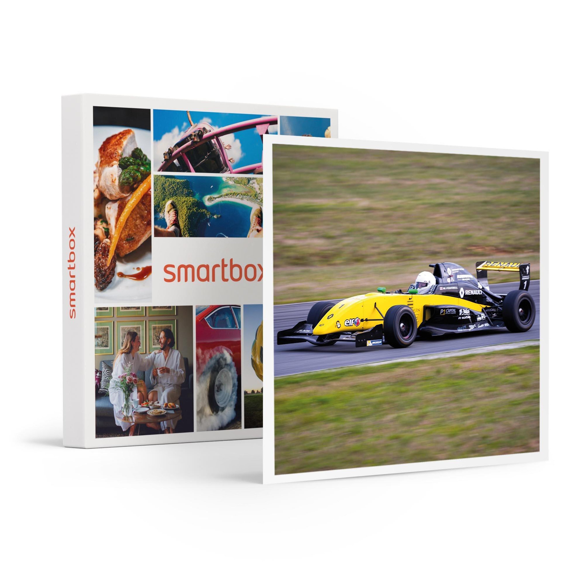 Voir la diapositive 1 : Smartbox Stage de pilotage : 5 à 10 tours en Formule Renault - Coffret Cadeau Sport & Aventure