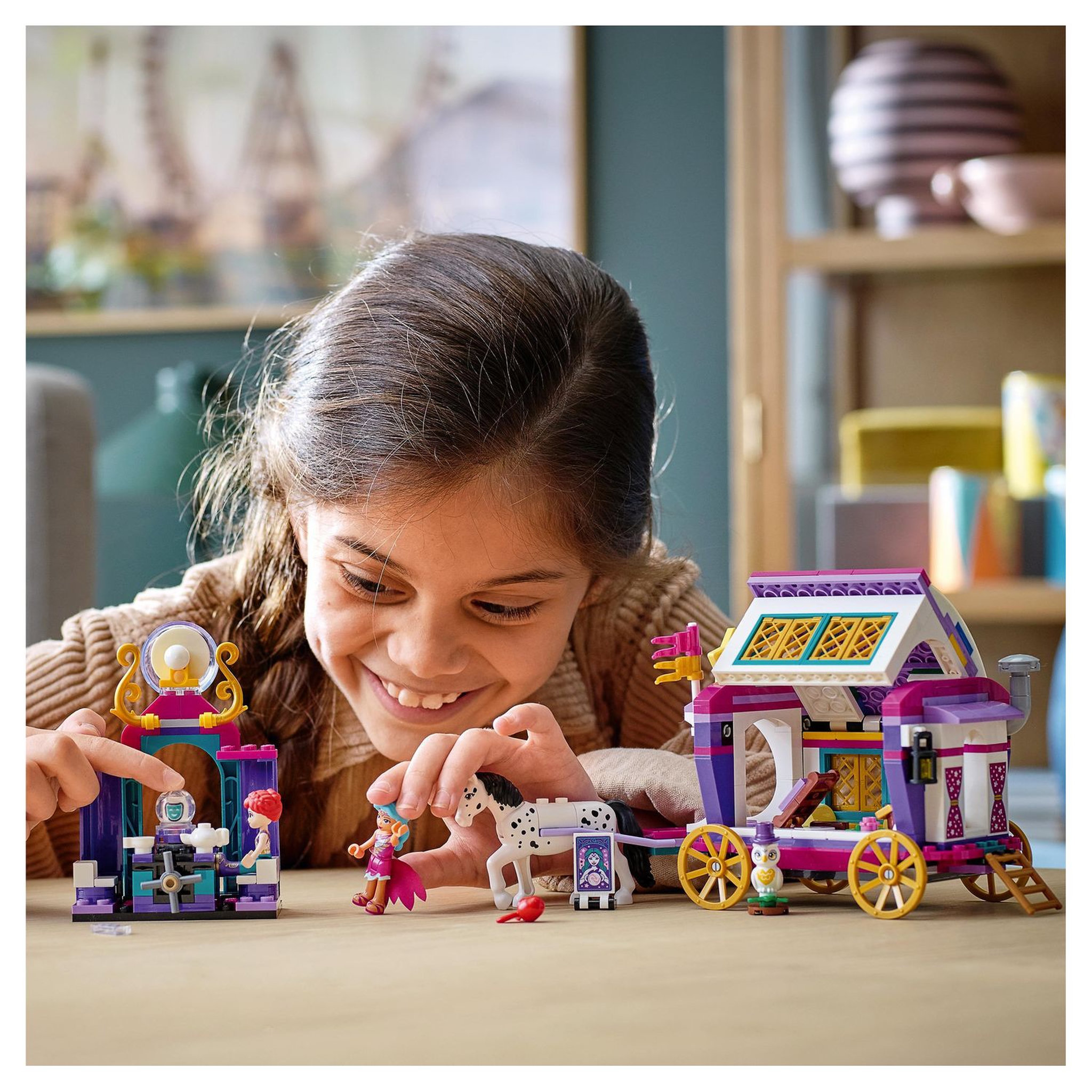 Voir la diapositive 7 : LEGO Friends 41688 La roulotte magique