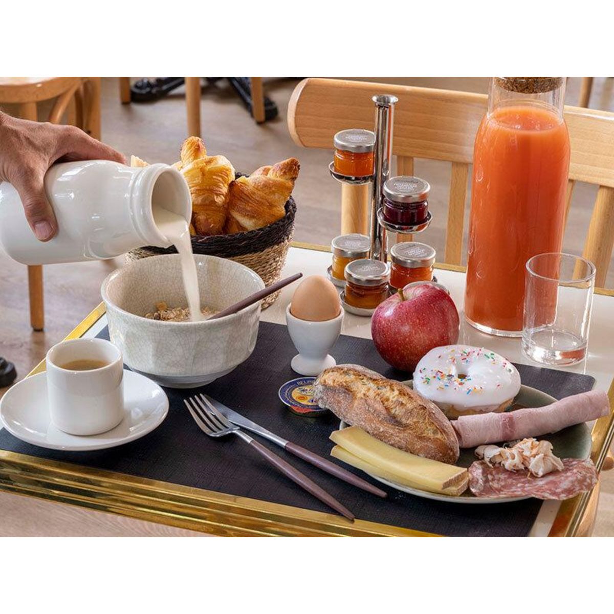 Smartbox 2 jours à Paris en hôtel 4* en chambre supérieure avec cocktail et accès au spa - Coffret Cadeau Séjour