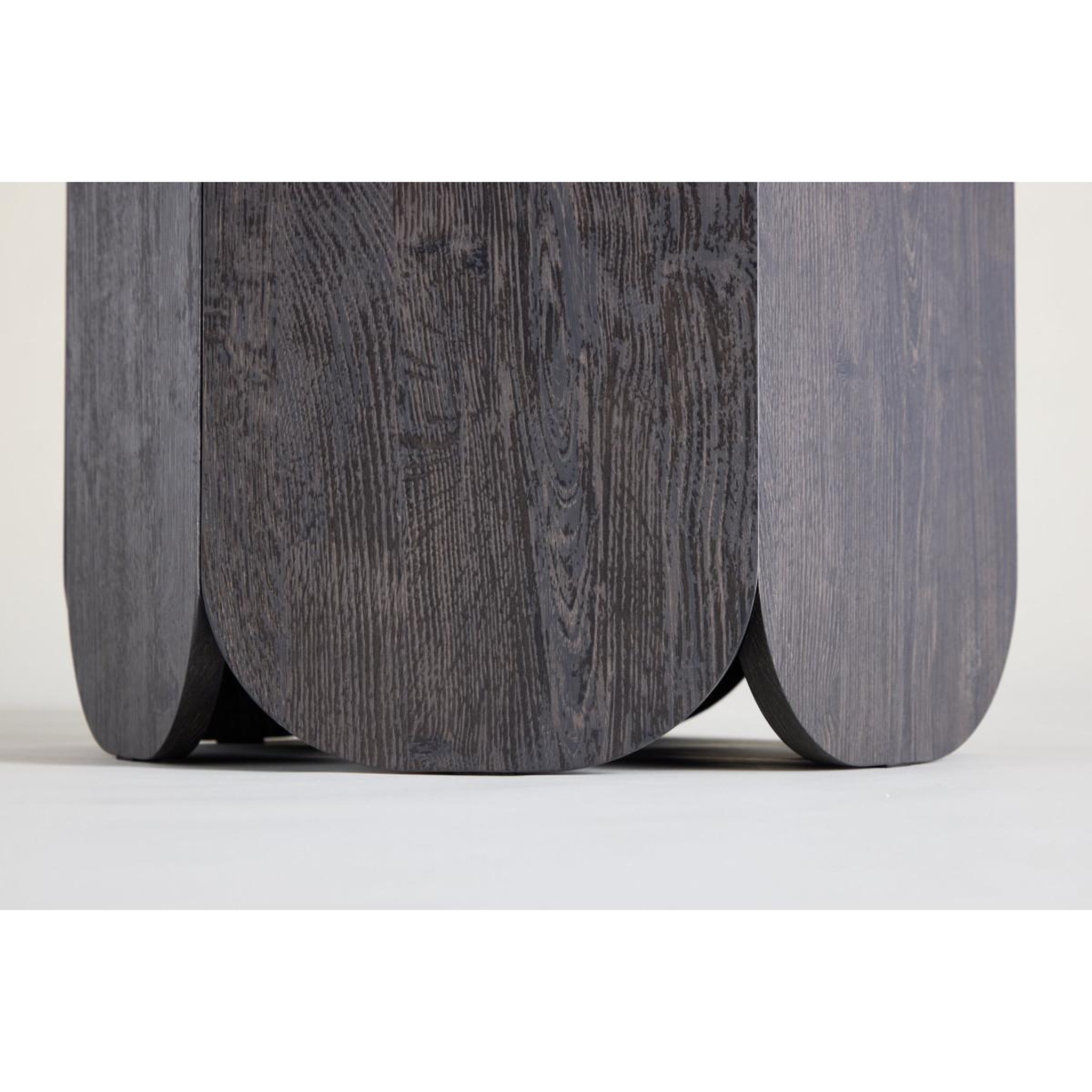 Voir la diapositive 6 : Paris Prix Table basse design  tekla  80cm noir