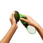 Voir la diapositive 5 : OXO Trancheuse à avocat 3 en 1 OXO vert