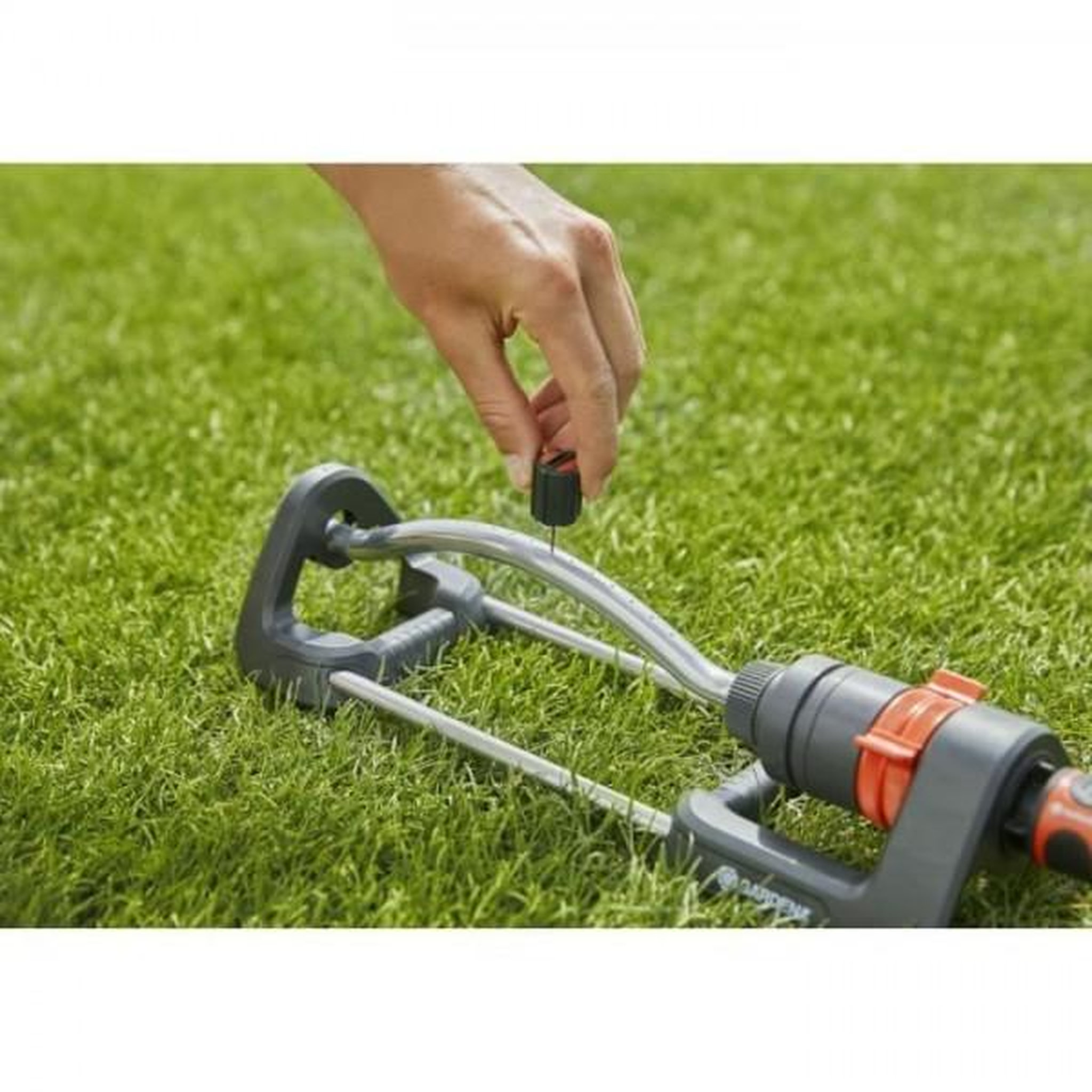 Voir la diapositive 3 : Gardena Arroseur  oscillant Aqua S - GARDENA - Surface 220m² - Portée 17m max - Résistant UV et gel - Garantie 5 ans