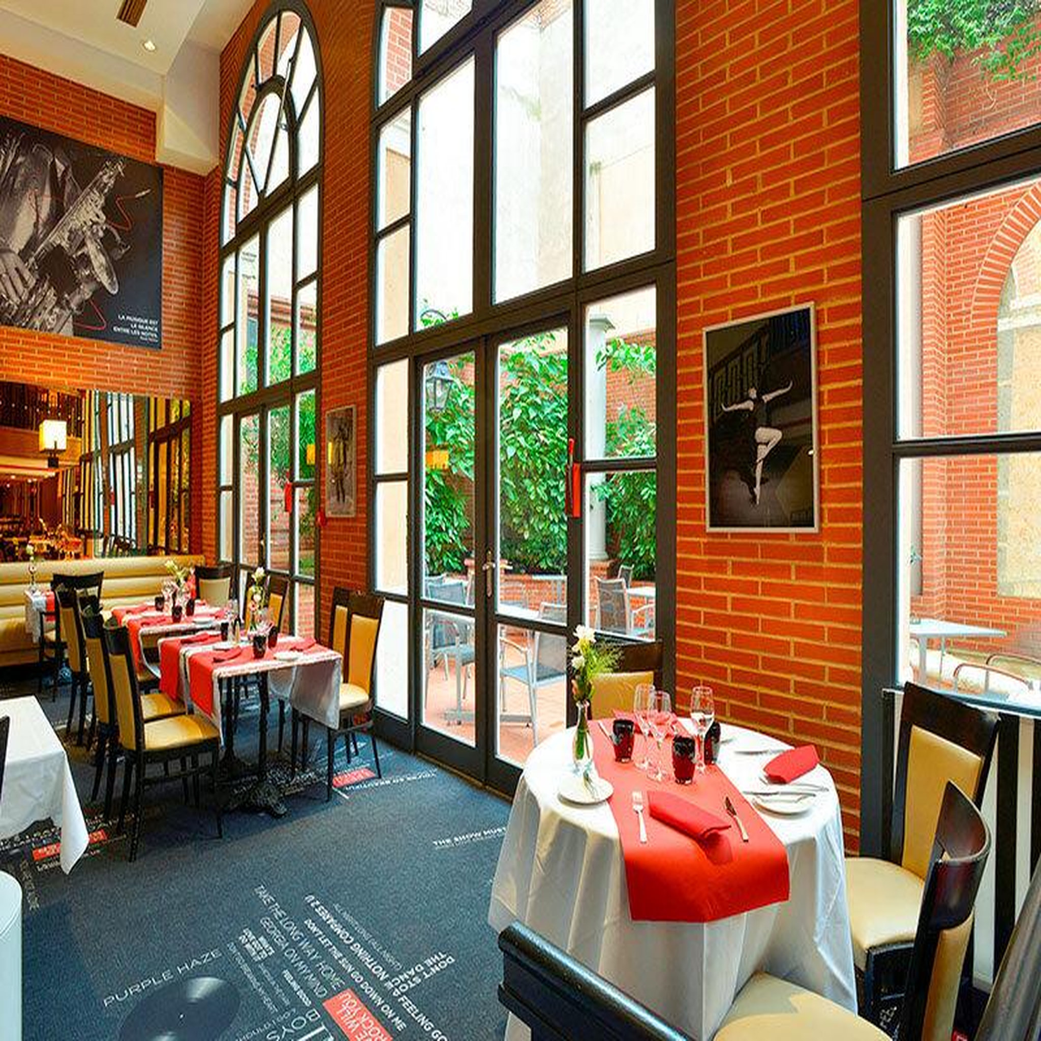 Voir la diapositive 4 : Smartbox 2 jours avec dîner en hôtel 4* à toulouse - coffret cadeau séjour