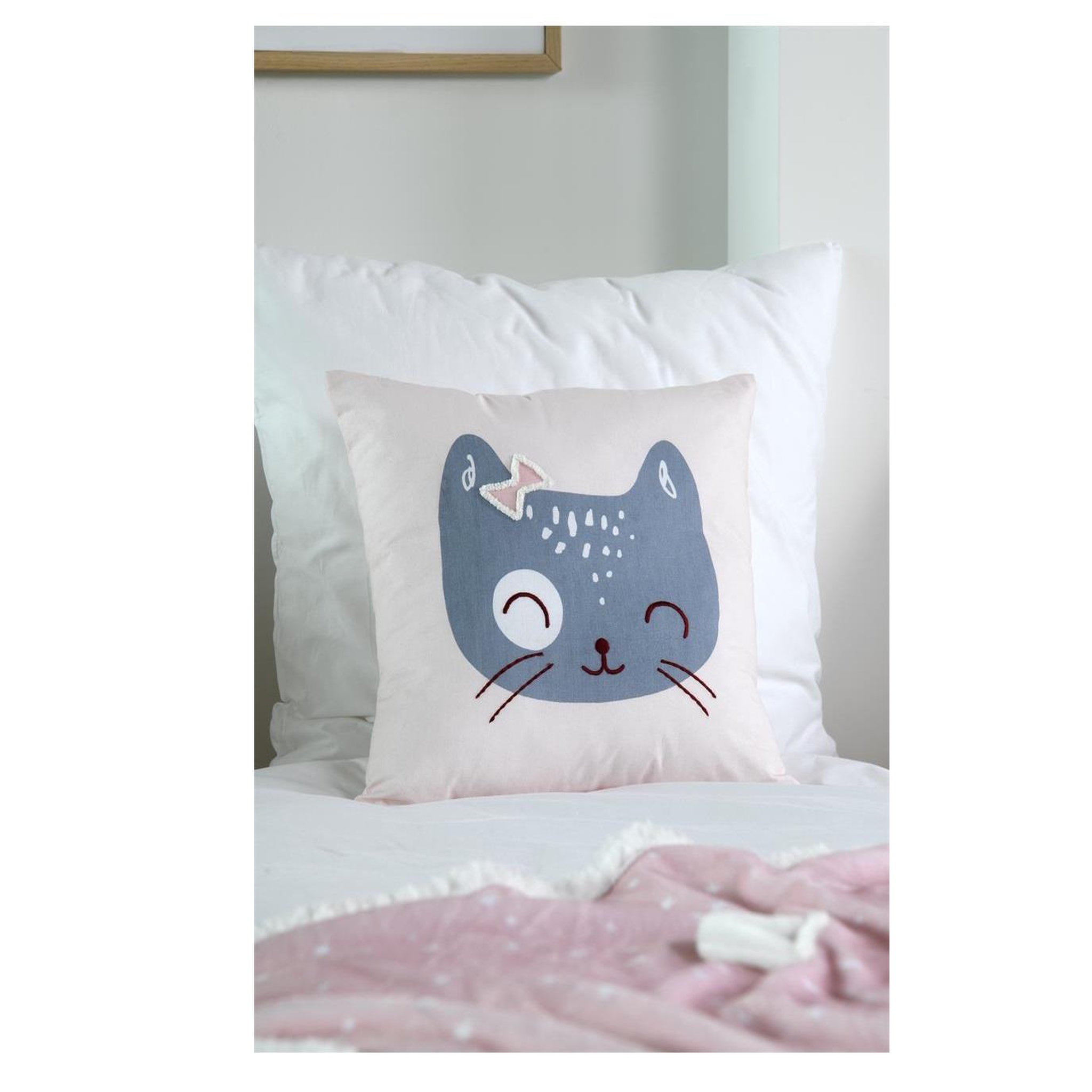 Voir la diapositive 4 : Eden Coussin zoeline le chat design et moderne