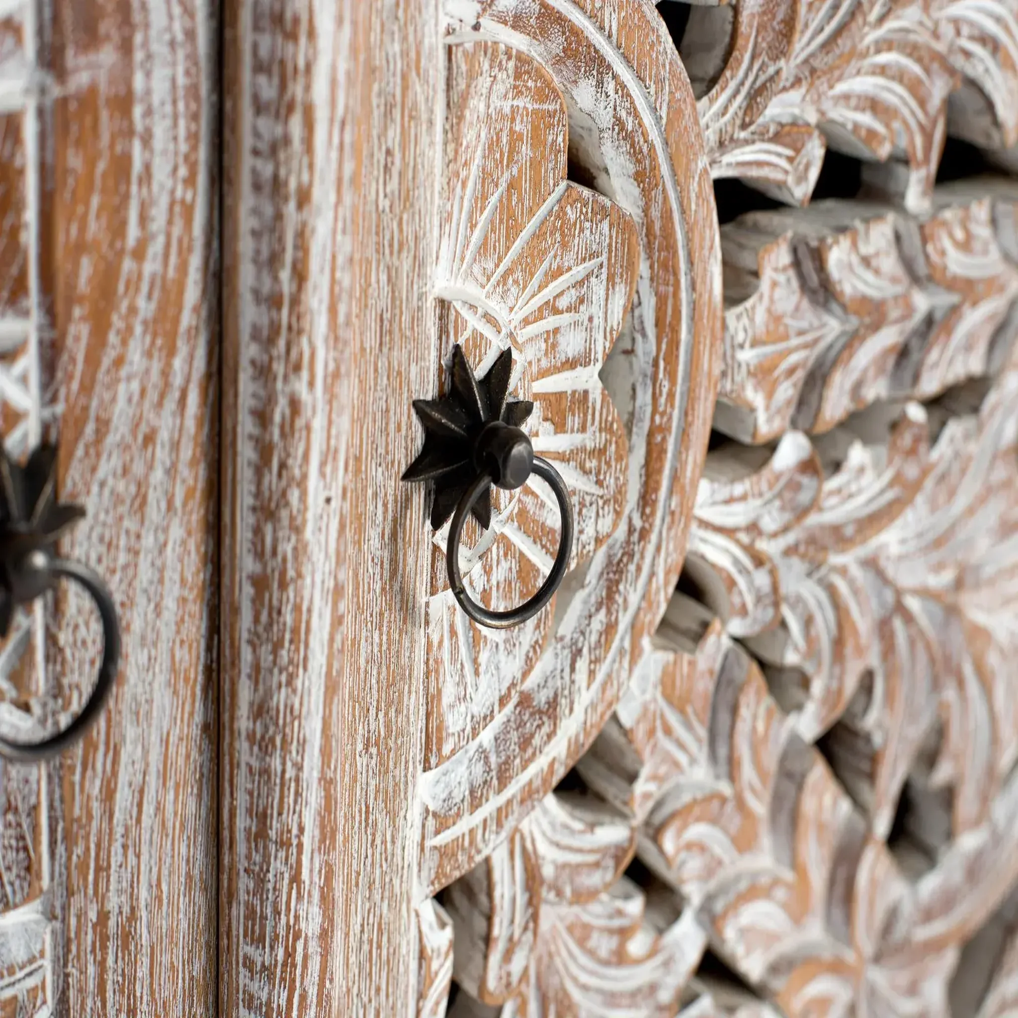 Voir la diapositive 3 : GINER Y COLOMER SL Armoire en bois de teck 100cm style boho sculpté