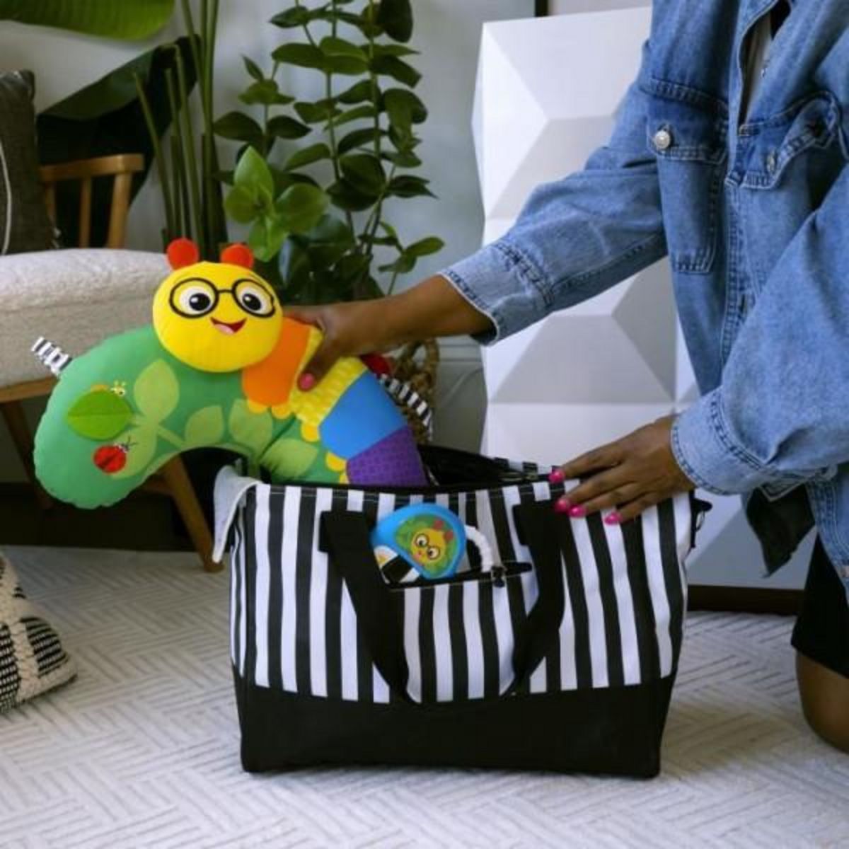 BABY EINSTEIN Coussin d'activités multisensoriel pour jeux a plat ventre - BABY EINSTEIN - Cal-a-Pillow - Enfants de 0 mois et plus