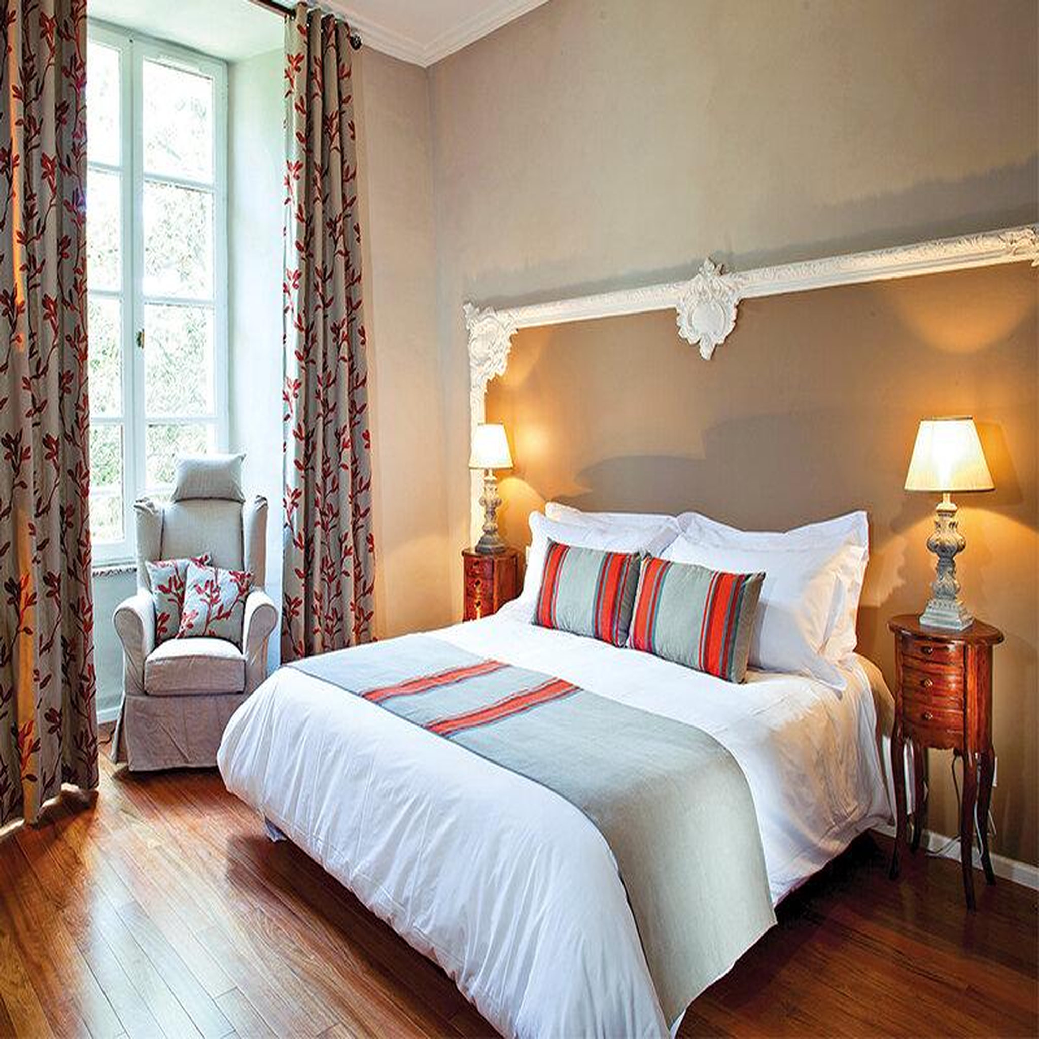 Voir la diapositive 2 : Smartbox 2 jours en suite avec accès au spa dans un château 4* près de narbonne - coffret cadeau séjour