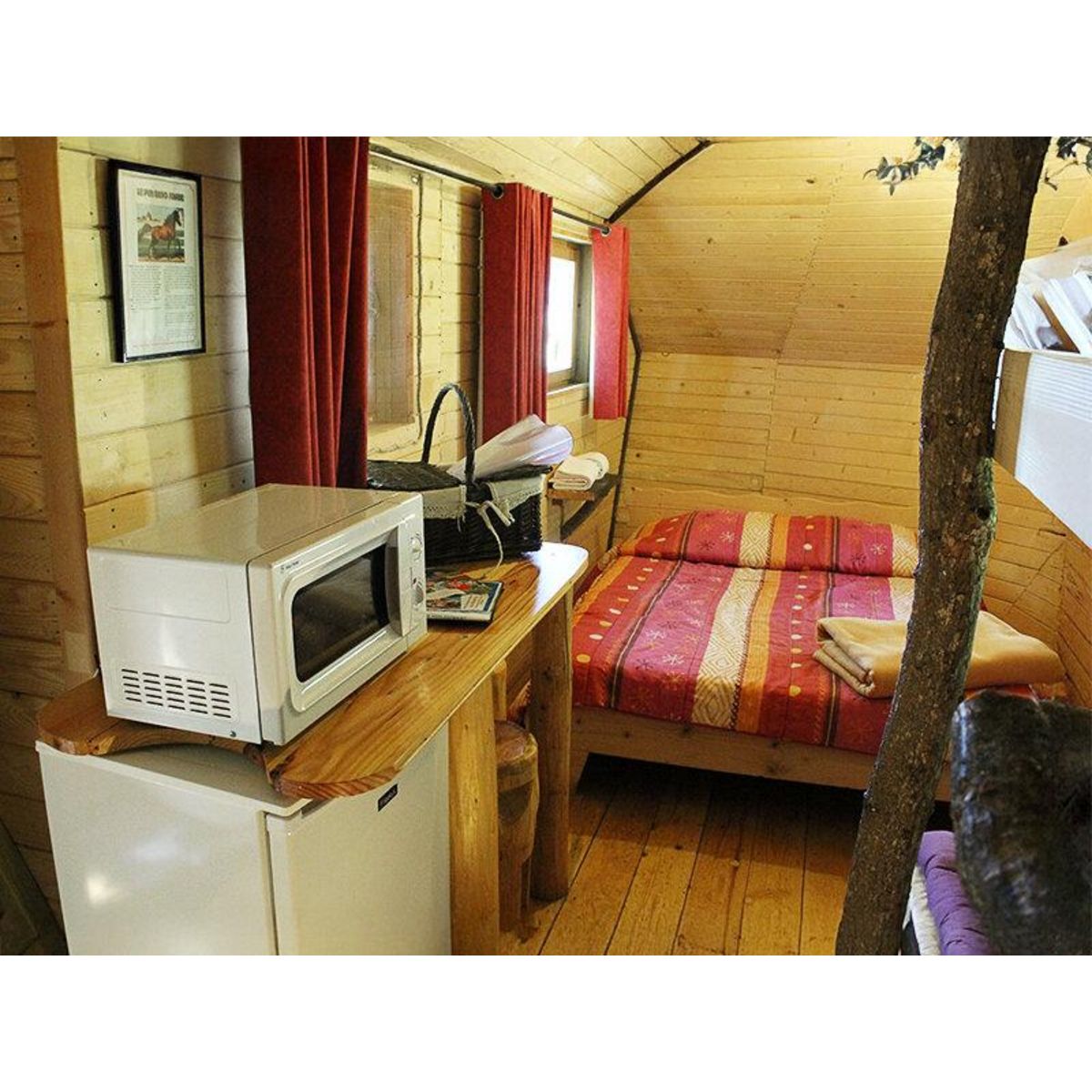 Smartbox 2 jours insolites en cabane dans les arbres en famille avec chasse aux trésors près de Poitiers - Coffret Cadeau Séjour