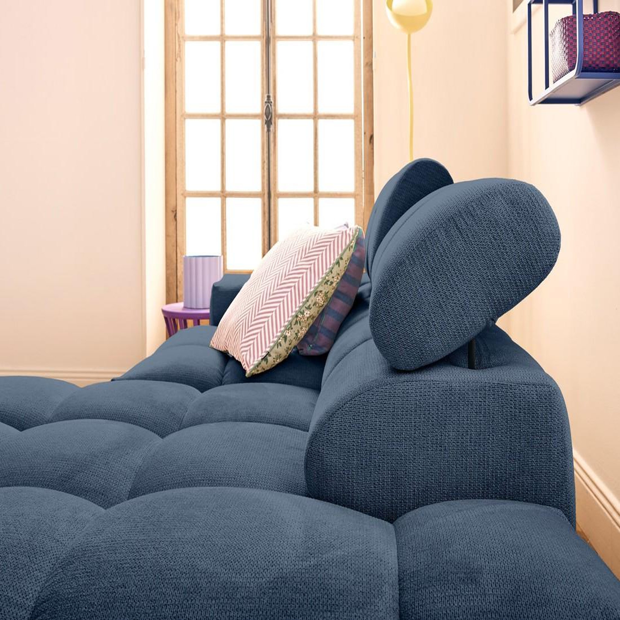 Voir la diapositive 3 : LISA DESIGN Matera - canapé d'angle droit 4 places avec têtières réglables en tissu texturé