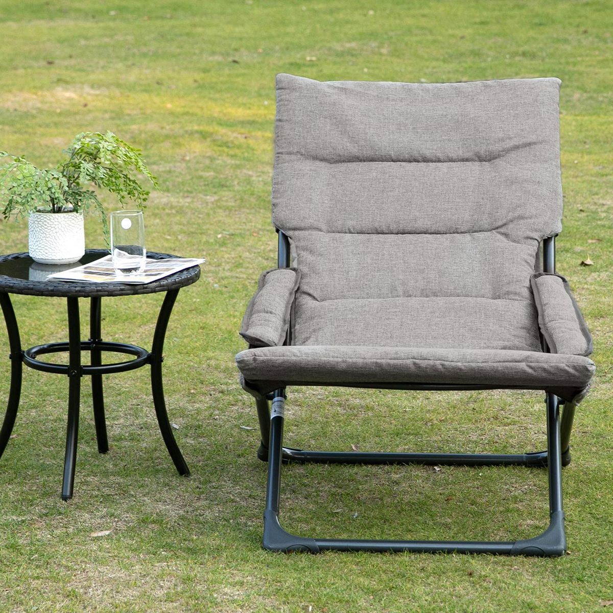 OUTSUNNY Chaise de jardin camping pliable - épais coussin amovible inclus - accoudoirs rembourrés - acier noir tissu gris