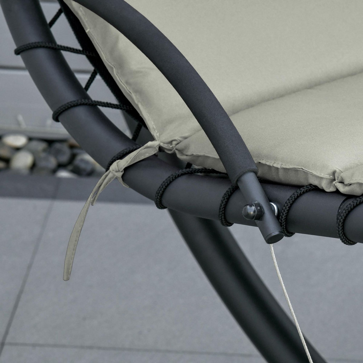 OUTSUNNY Bain de soleil transat suspendu avec pare-soleil et matelas design contemporain 190L x 115l x 190H cm acier polyester gris noir