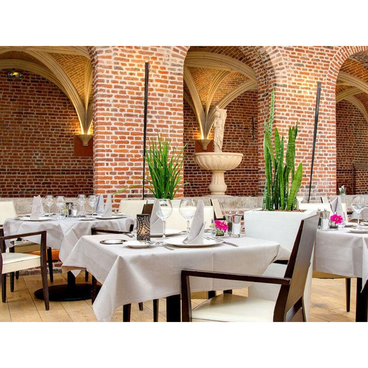 Smartbox Echappée romantique : 2 jours en hôtel 4* avec dîner et vin à quelques pas du Vieux-Lille - Coffret Cadeau Séjour