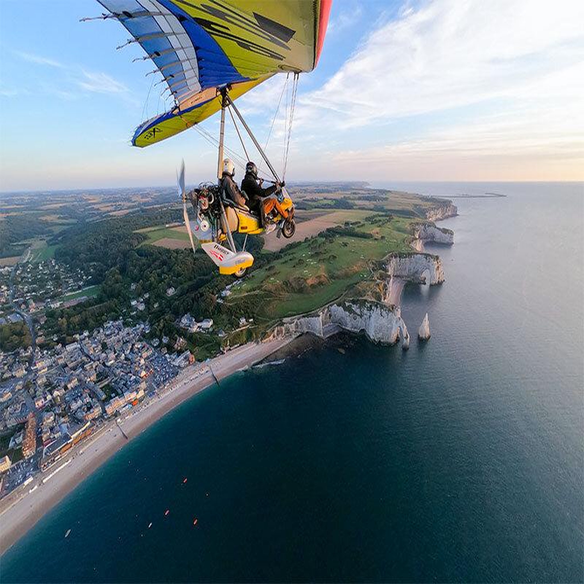 Voir la diapositive 4 : Smartbox Vol en ulm palpitant durant 45 minutes au-dessus d'étretat - coffret cadeau sport & aventure
