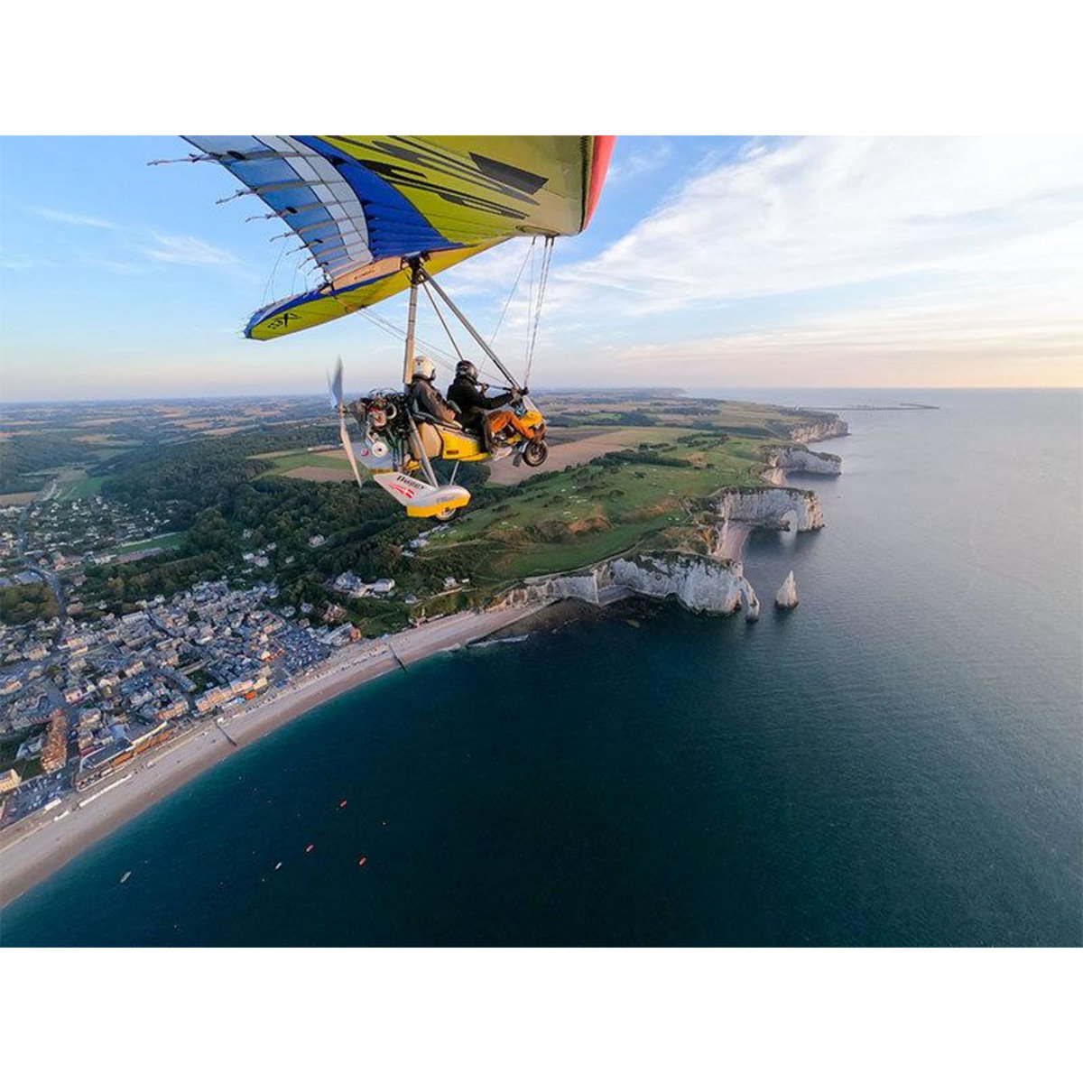 Smartbox Vol en ULM palpitant durant 45 minutes au-dessus d'Étretat - Coffret Cadeau Sport & Aventure