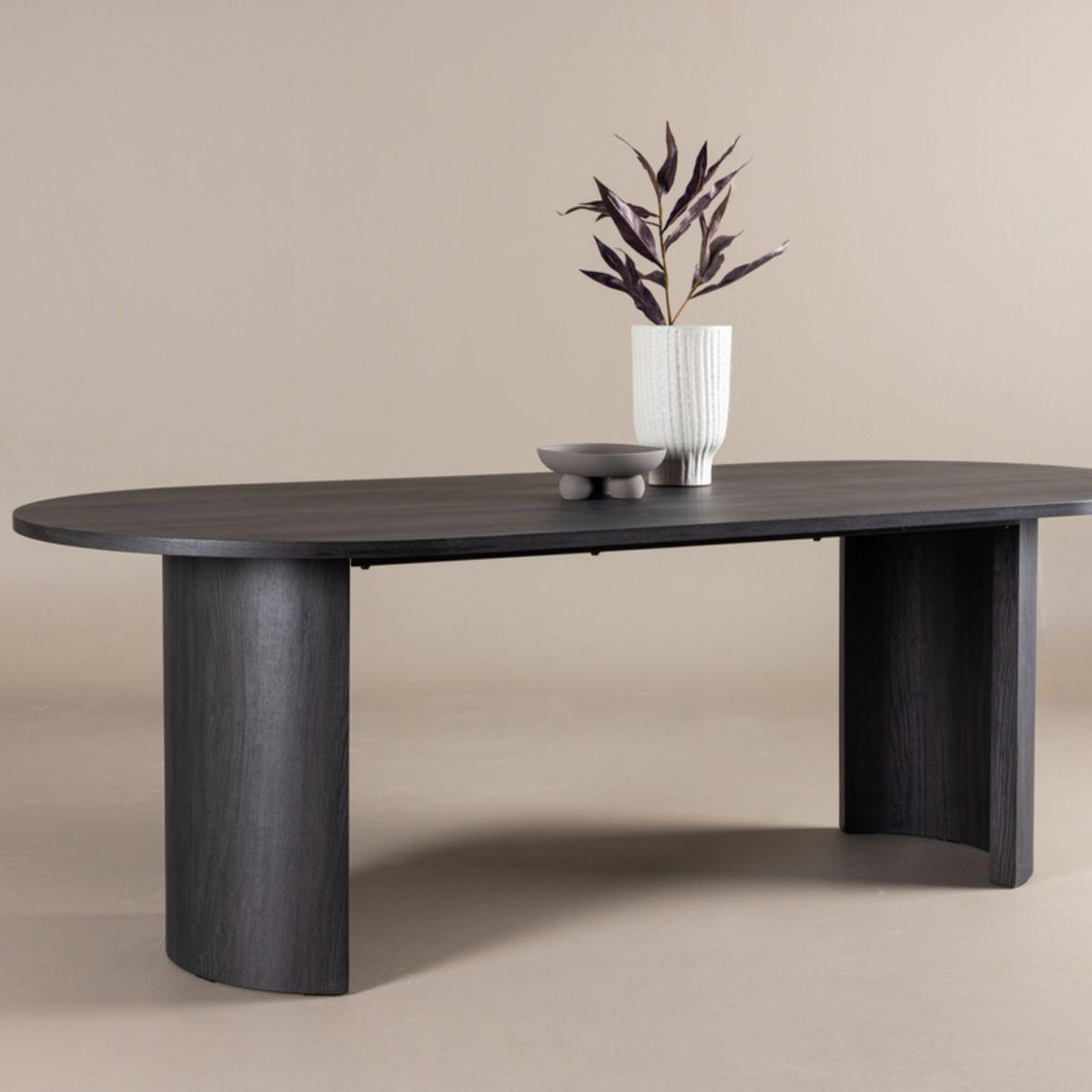 Voir la diapositive 5 : Paris Prix Table à manger design  grundsund  220cm noir