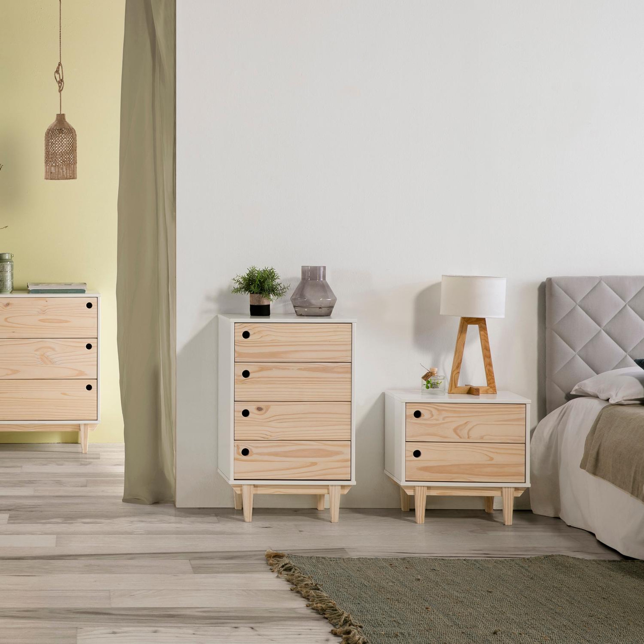 Voir la diapositive 4 : VS VENTA-STOCK Chevet Roma avec 2 tiroirs en Couleur Blanc, Pieds et façades en Bois Naturel