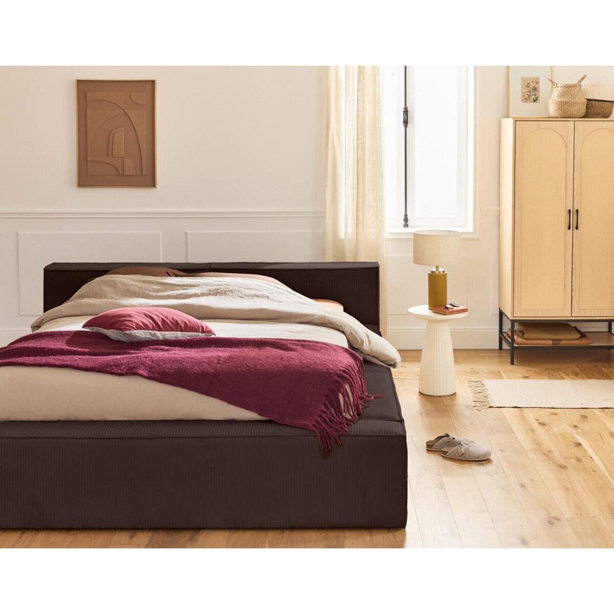 LISA DESIGN Stella - lit coffre - 140x190 cm - sommier inclus - en velours côtelé