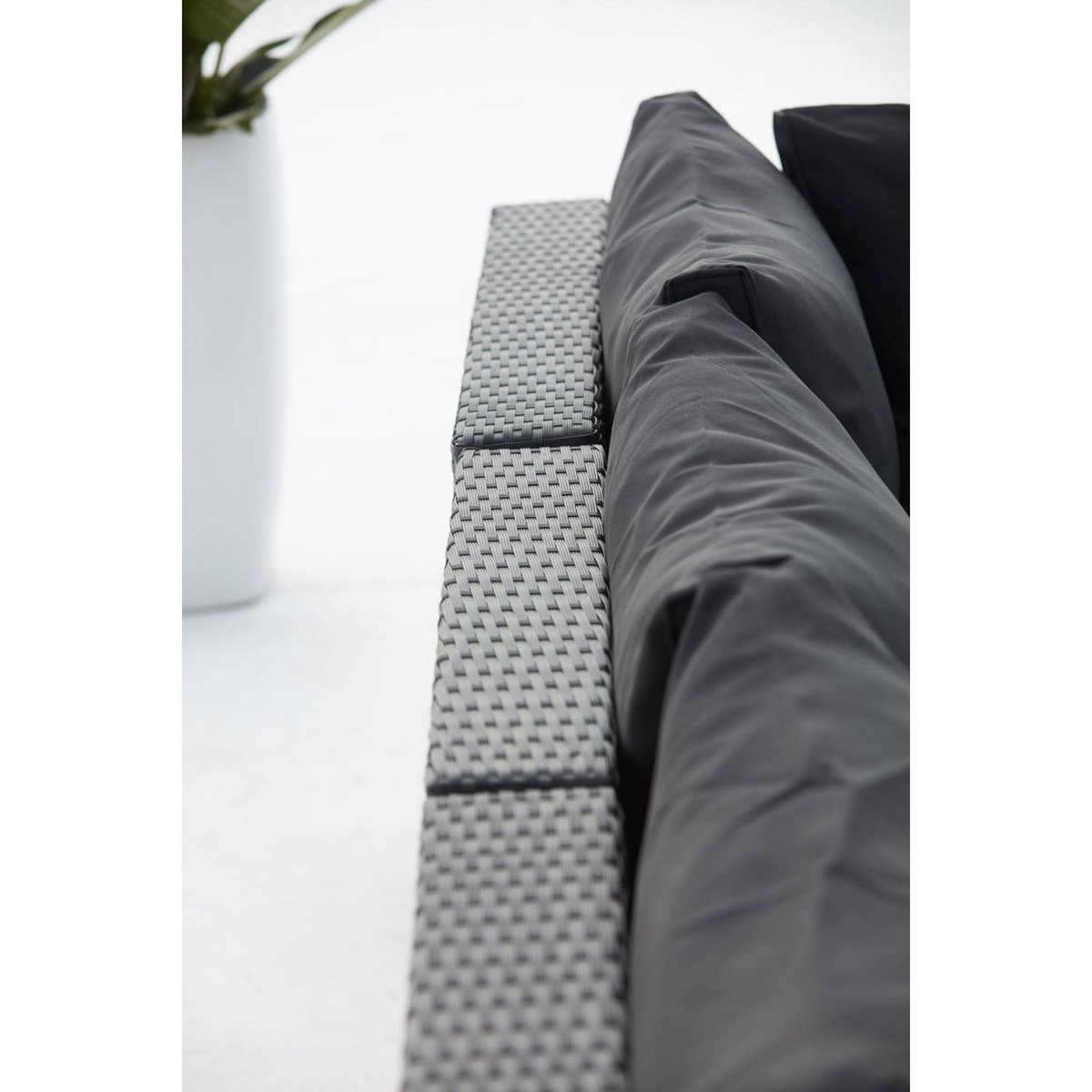 CONCEPT USINE Salon de jardin modulable 5 places en résine tressée noir MILANO