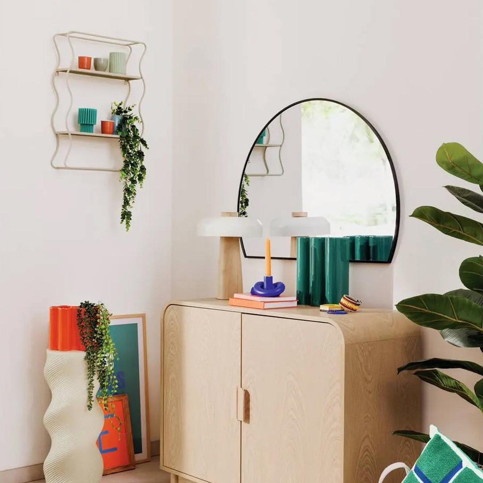 Voir la diapositive 6 : ATMOSPHERA Étagère murale design vague  judy  58cm beige