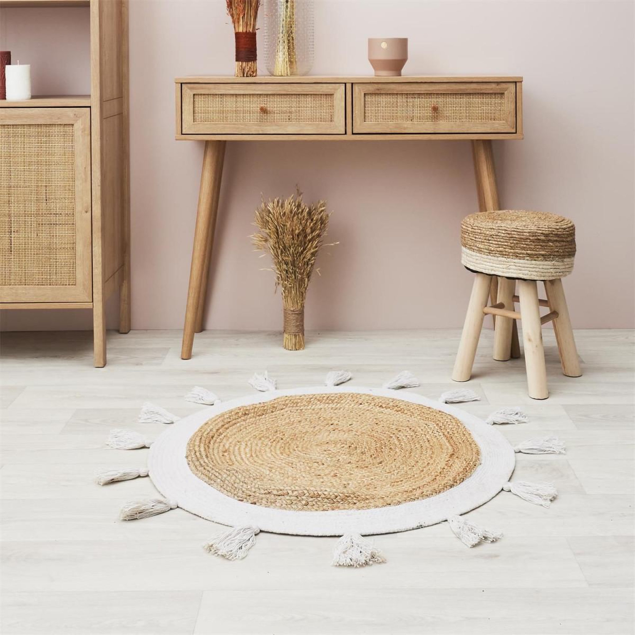 Voir la diapositive 2 : The Home Deco Factory Tapis rond en jute  pompons  80cm blanc
