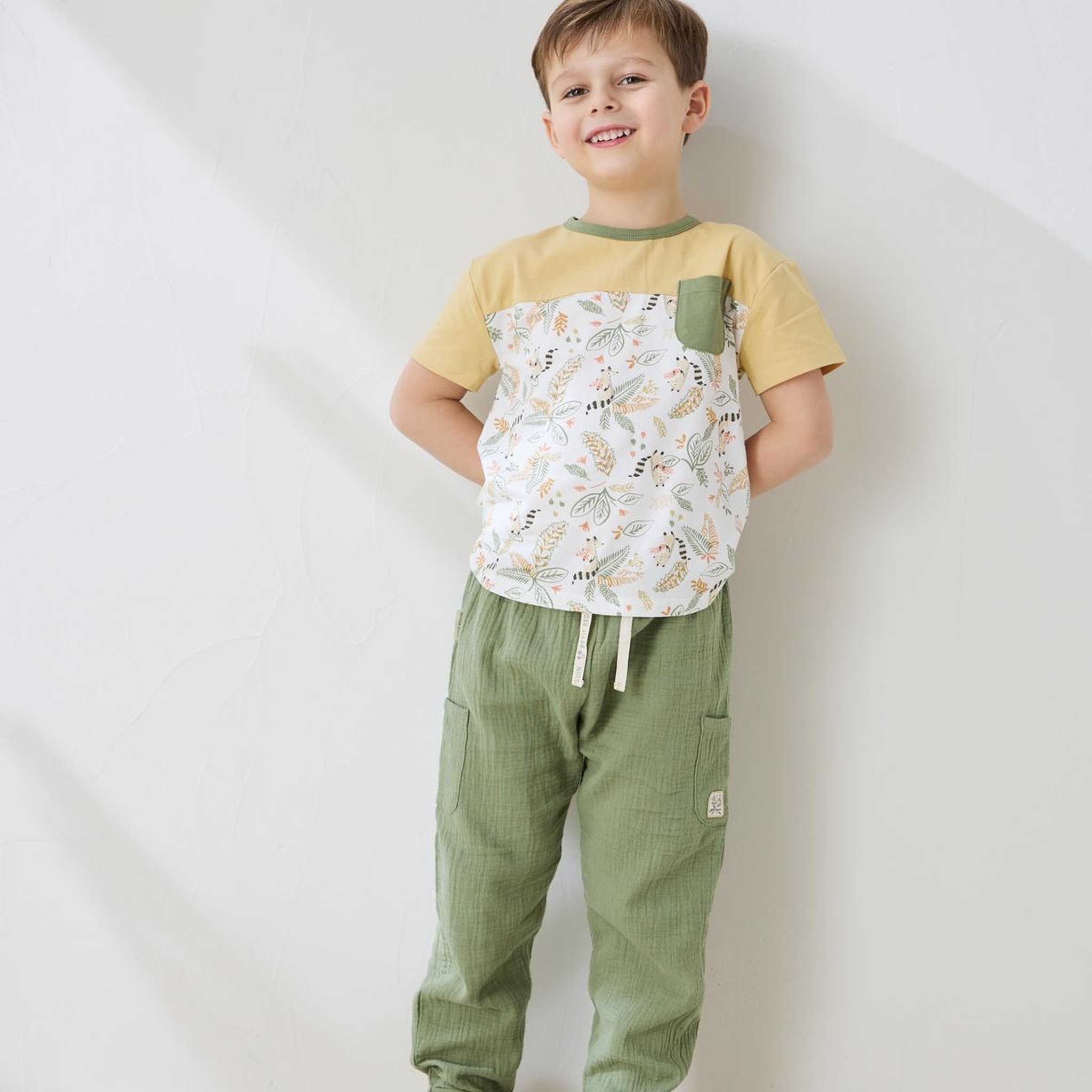 Voir la diapositive 5 : Petit Béguin Pantalon enfant en gaze de coton gabin