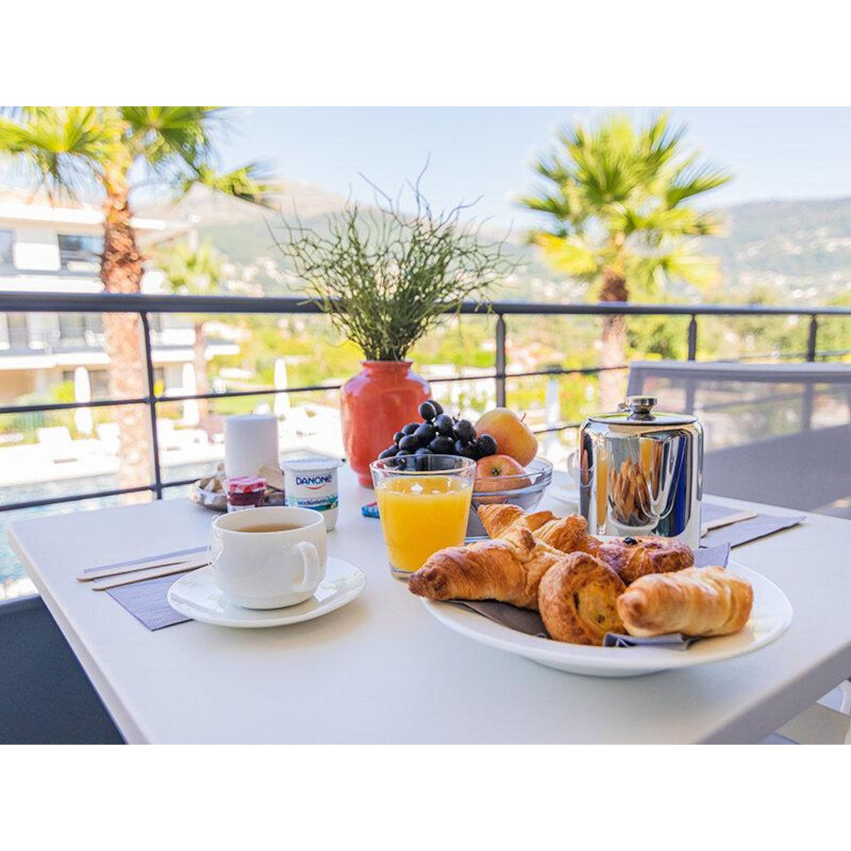 Smartbox 4 jours en famille en appartement d'un hôtel près de Nice - Coffret Cadeau Séjour