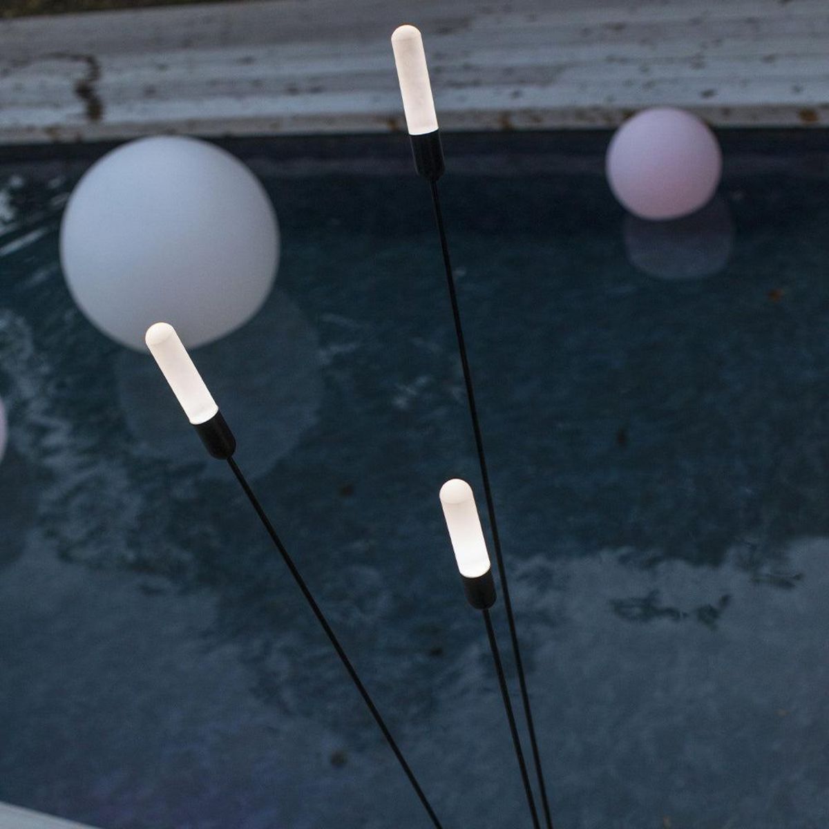 Lumisky Lampadaire ext filaire REEDS Noir Plastique H156CM