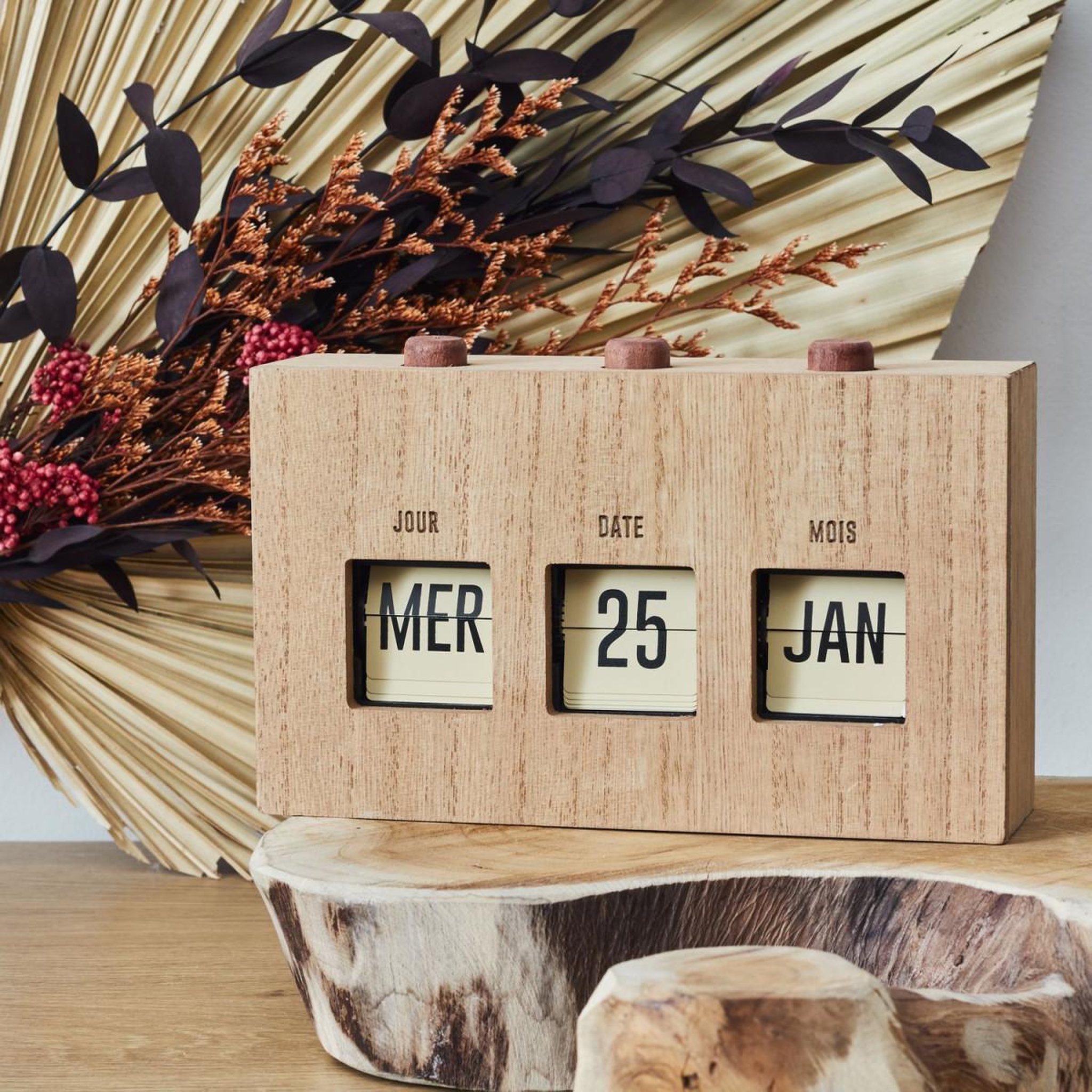 Voir la diapositive 3 : The Home Deco Factory Calendrier perpétuel  flip flap  19cm naturel