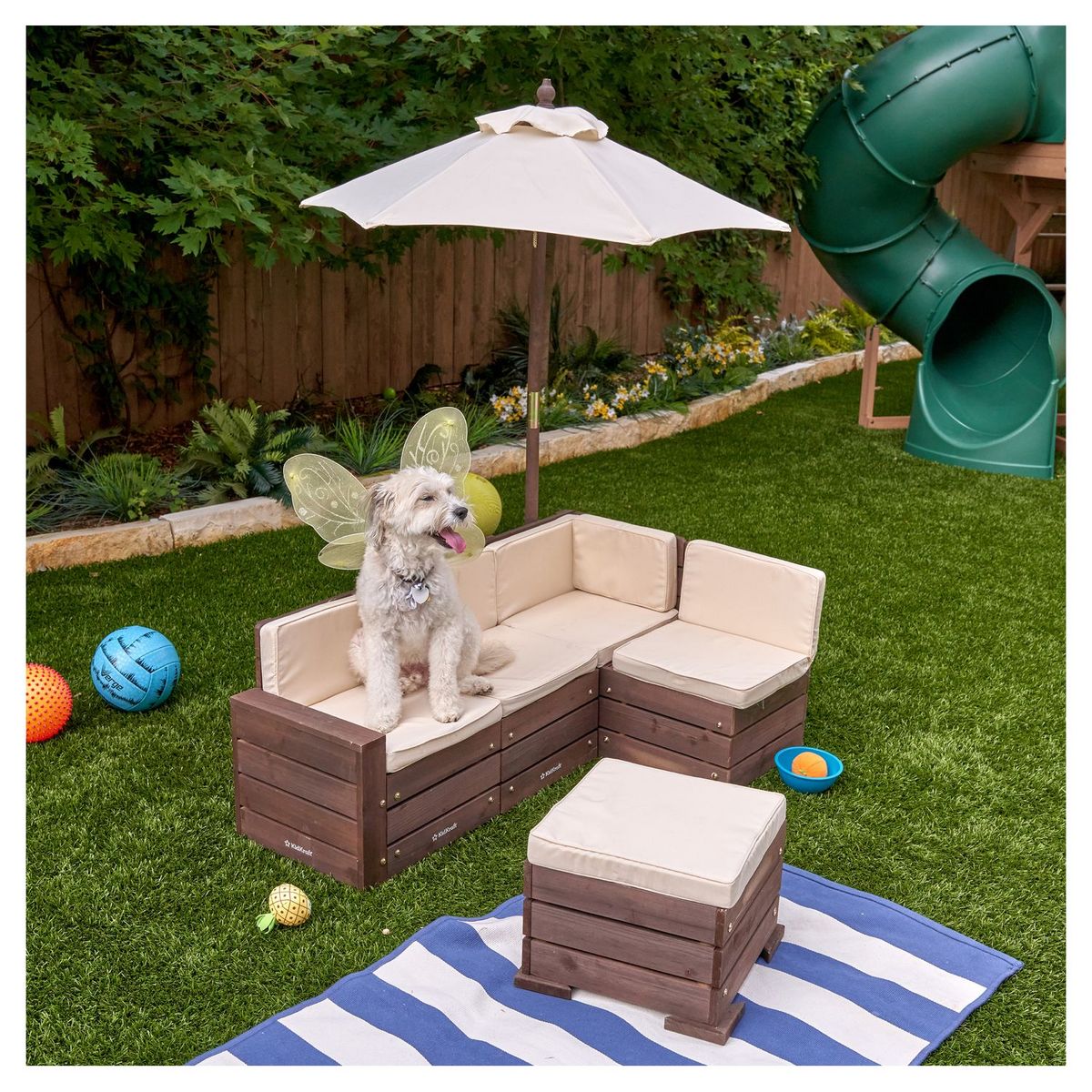 Kidkraft Ensemble jardin pour enfant - Canapé et table en bois avec coussins -Ecru