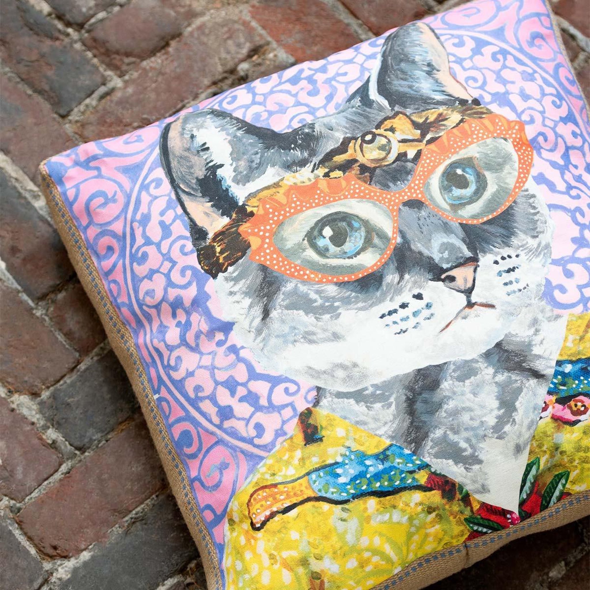 Voir la diapositive 4 : J-LINE Coussin déco chat  popart  50x50cm multicolore