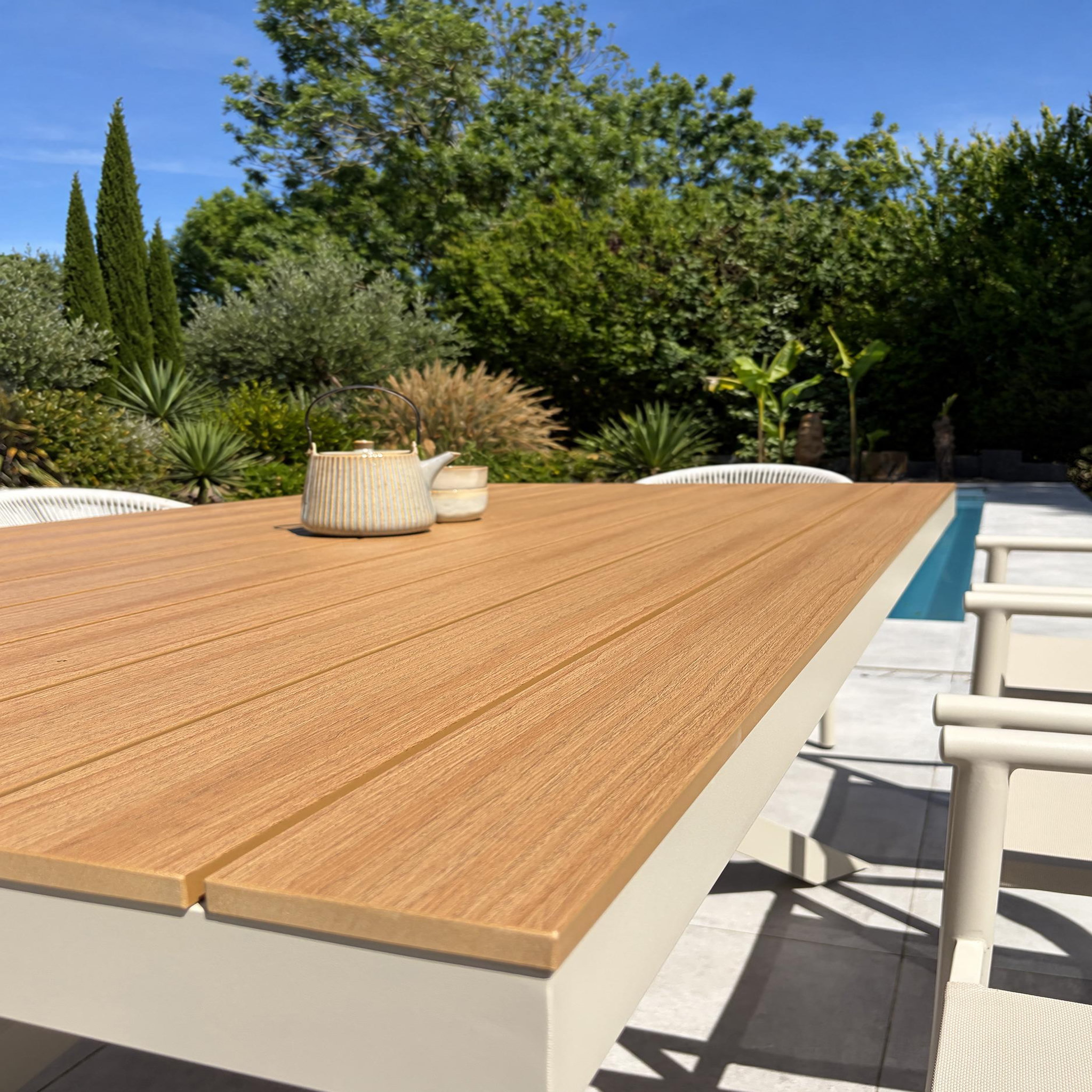 Voir la diapositive 5 : DCB GARDEN Ensemble repas de jardin en aluminium